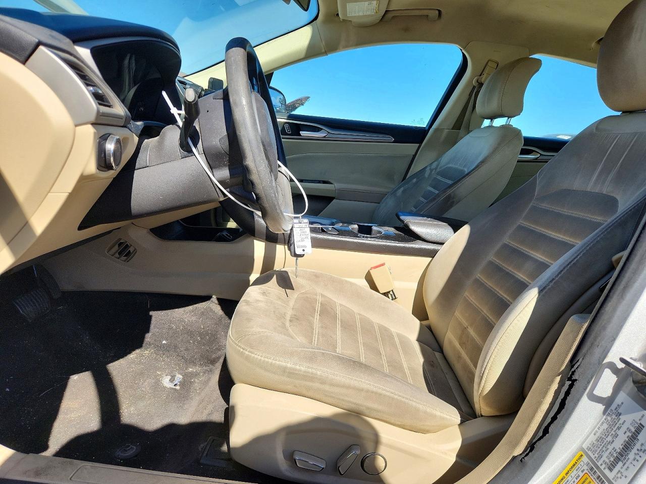 2015 Ford Fusion Se Серебряный vin: 3FA6P0H70FR249159