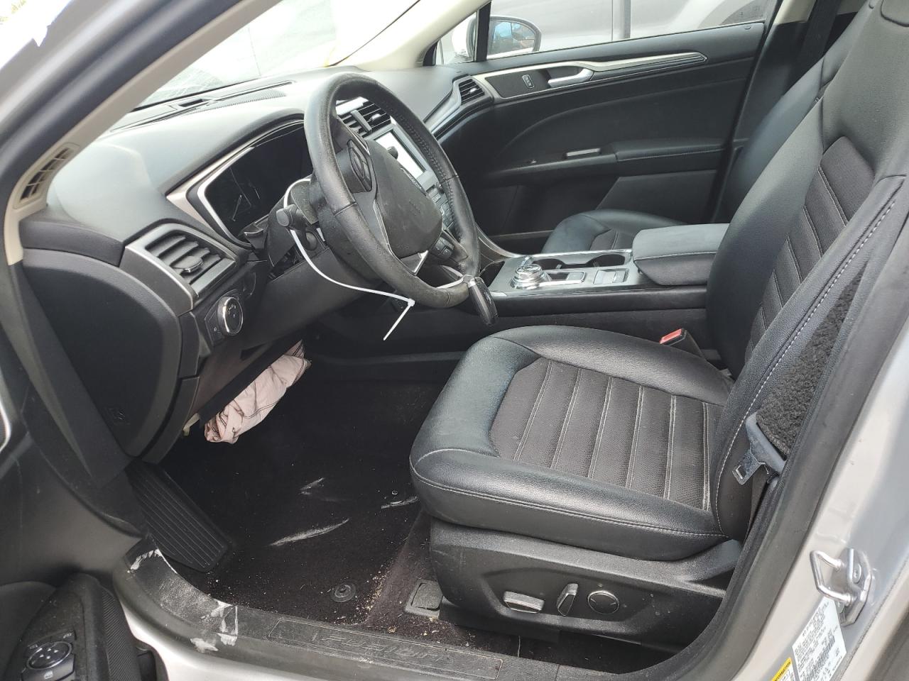 2017 Ford Fusion Se Серебряный vin: 3FA6P0H70HR339785
