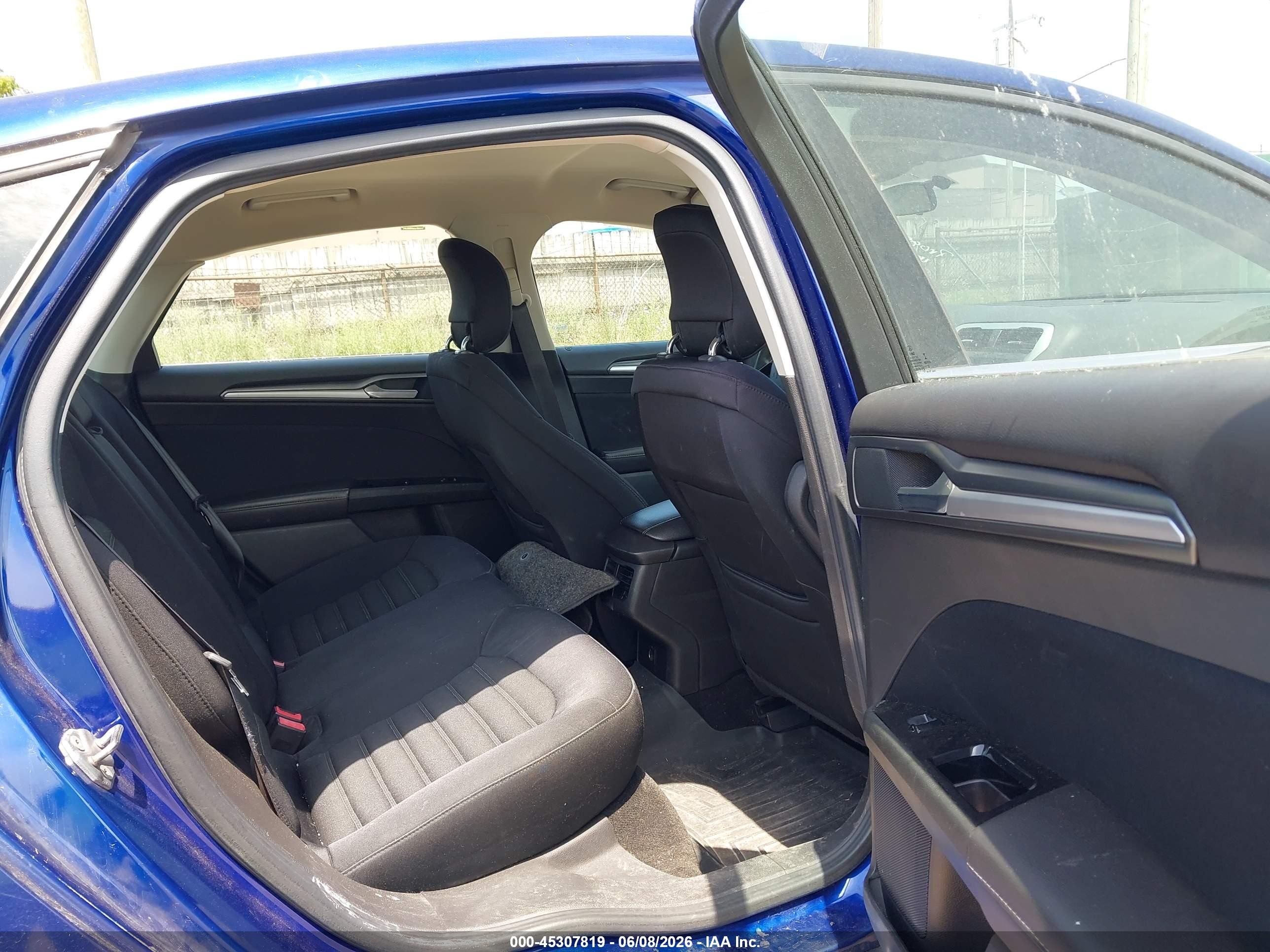 2013 Ford Fusion Se Blue vin: 3FA6P0H71DR104418