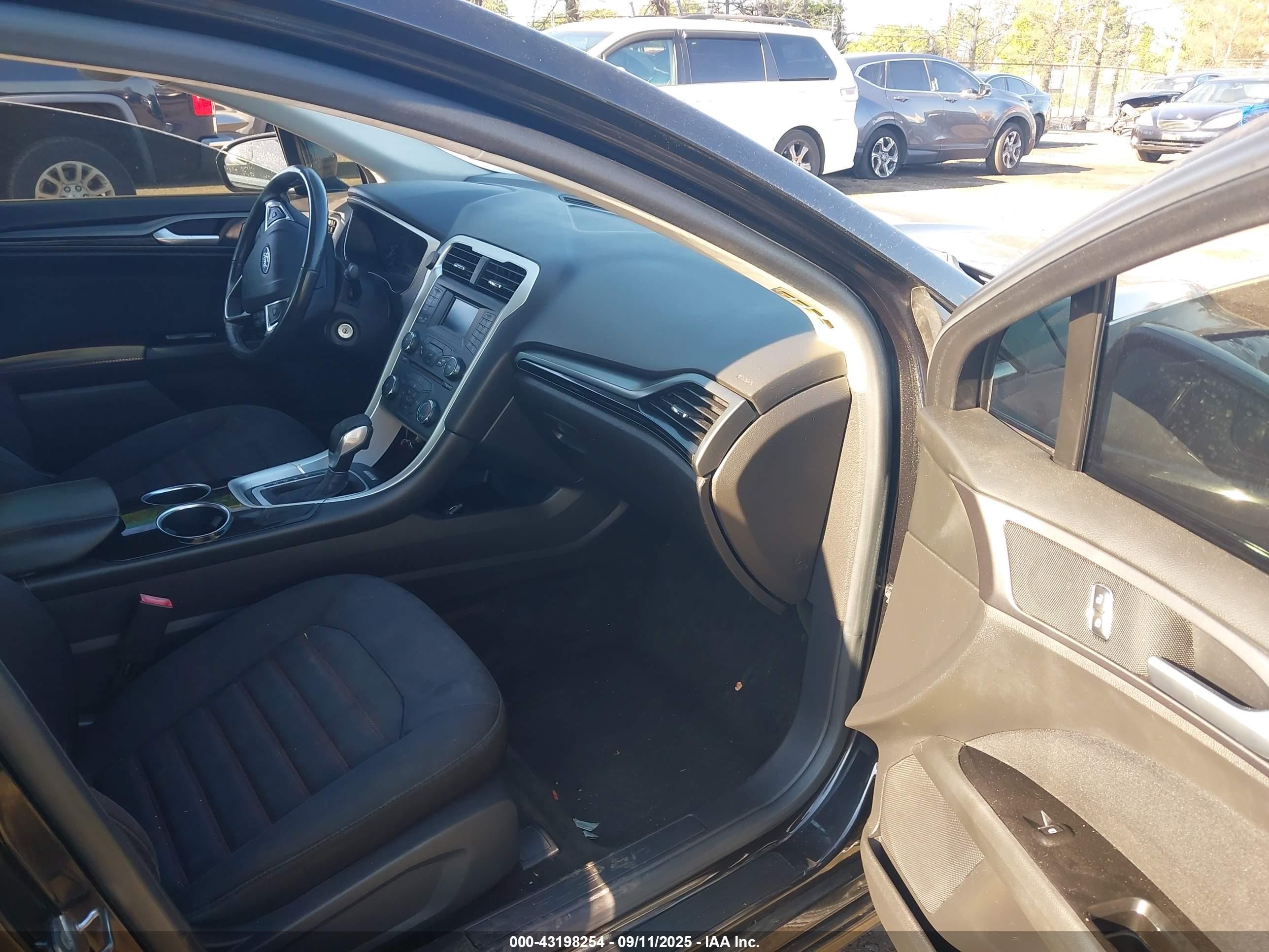 2013 Ford Fusion Se Черный vin: 3FA6P0H71DR335884