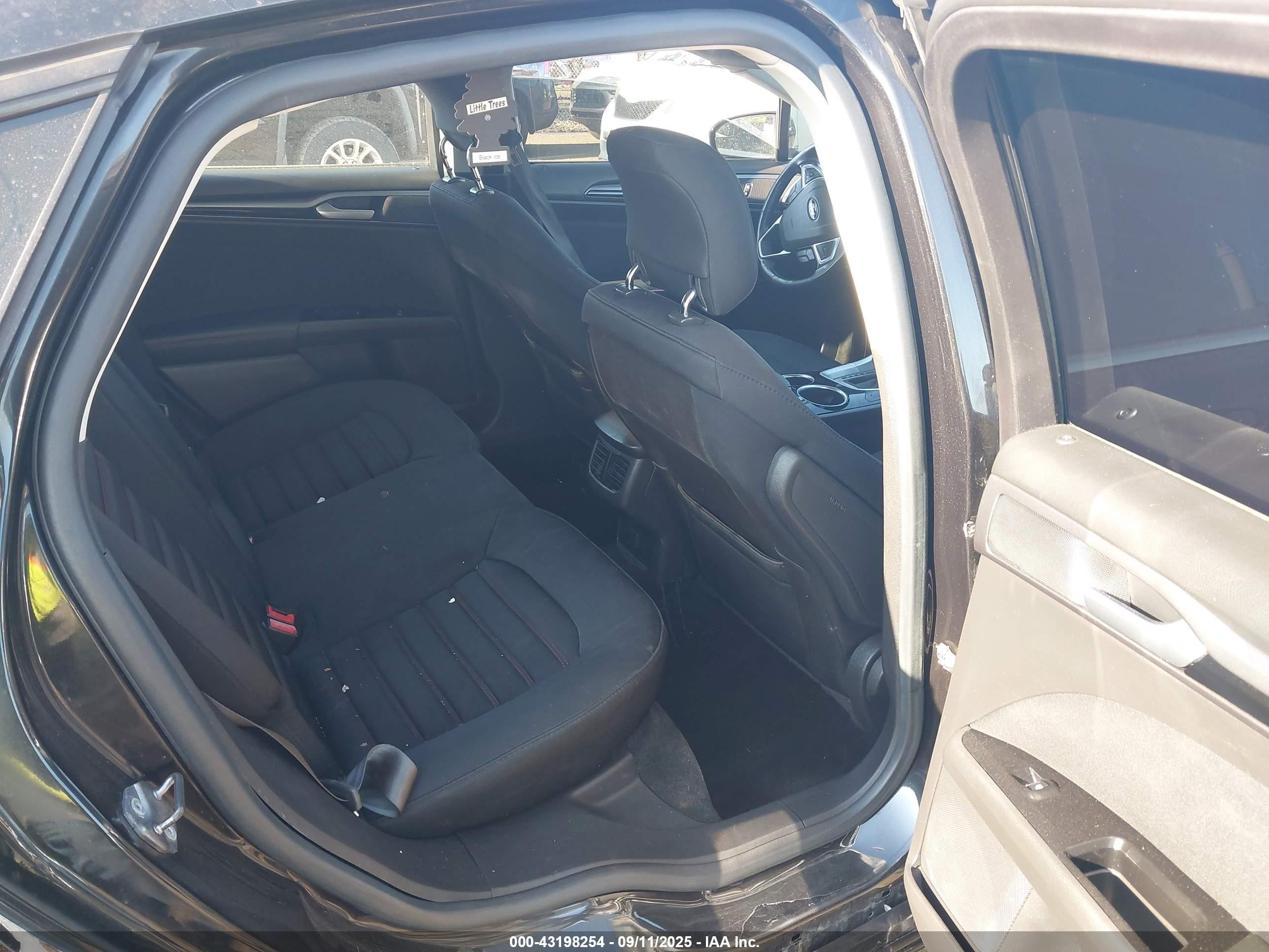 2013 Ford Fusion Se Черный vin: 3FA6P0H71DR335884