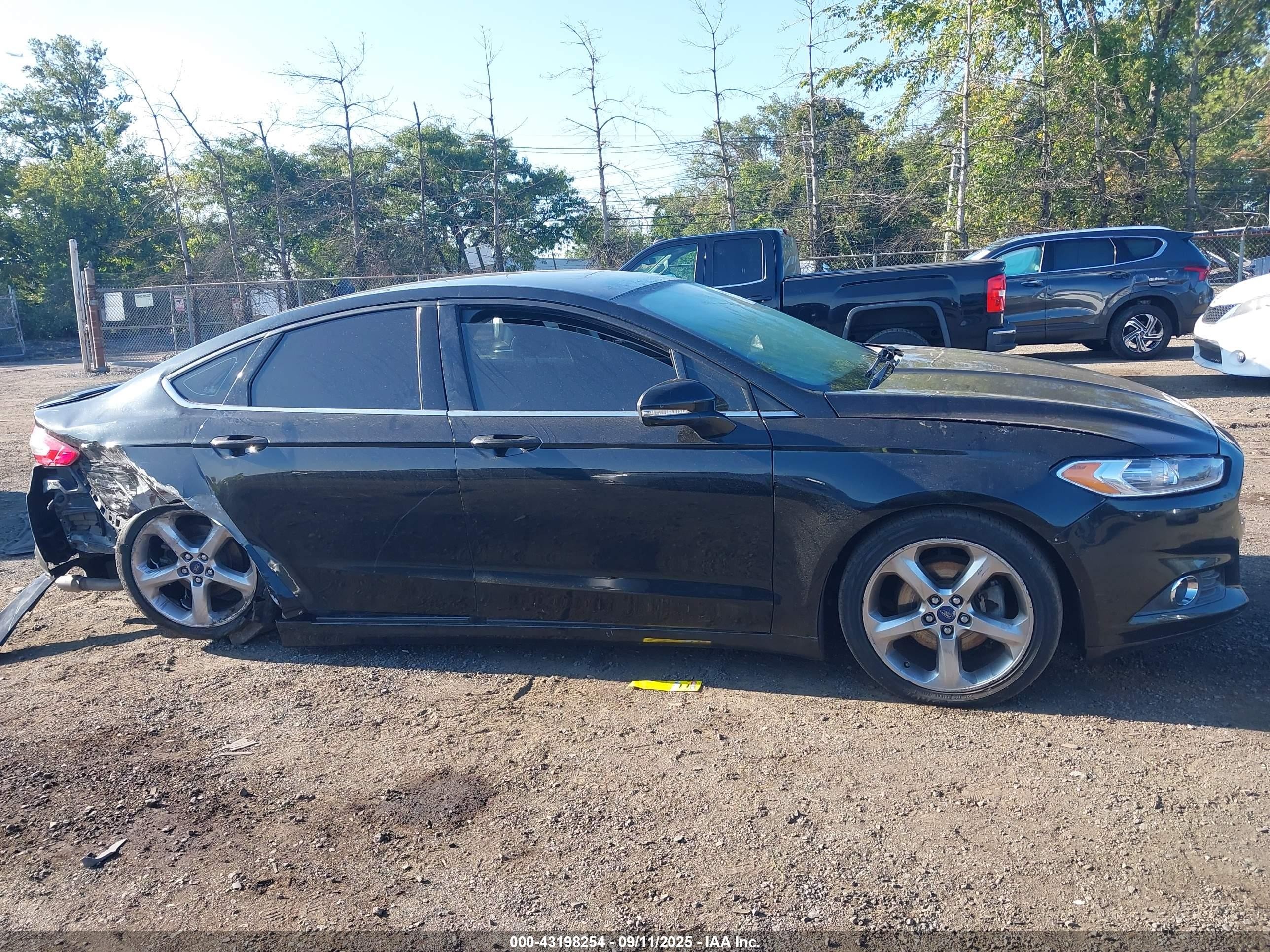 2013 Ford Fusion Se Черный vin: 3FA6P0H71DR335884