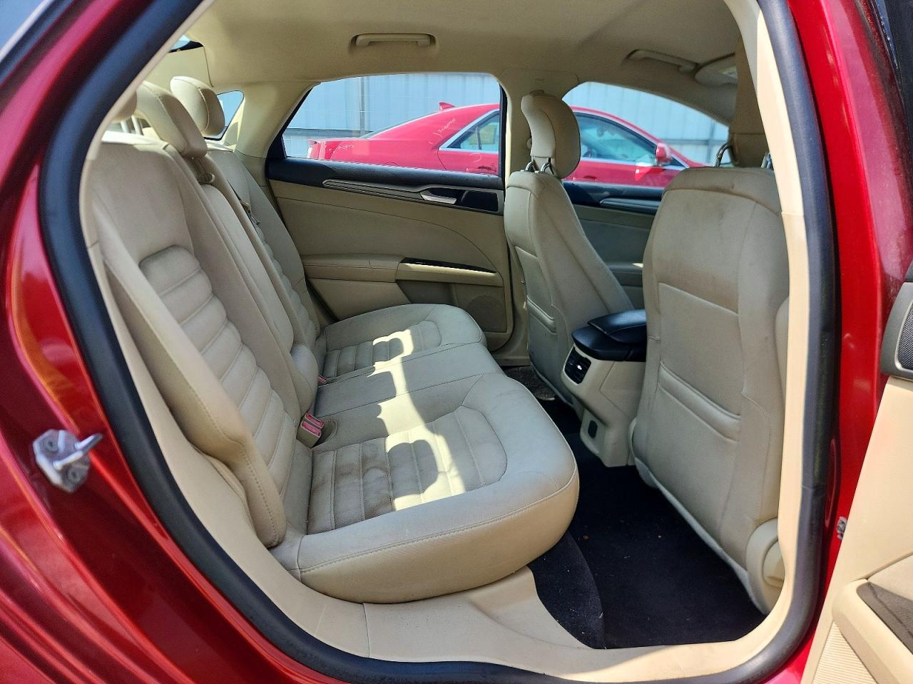 2014 Ford Fusion Se Red vin: 3FA6P0H71ER138375