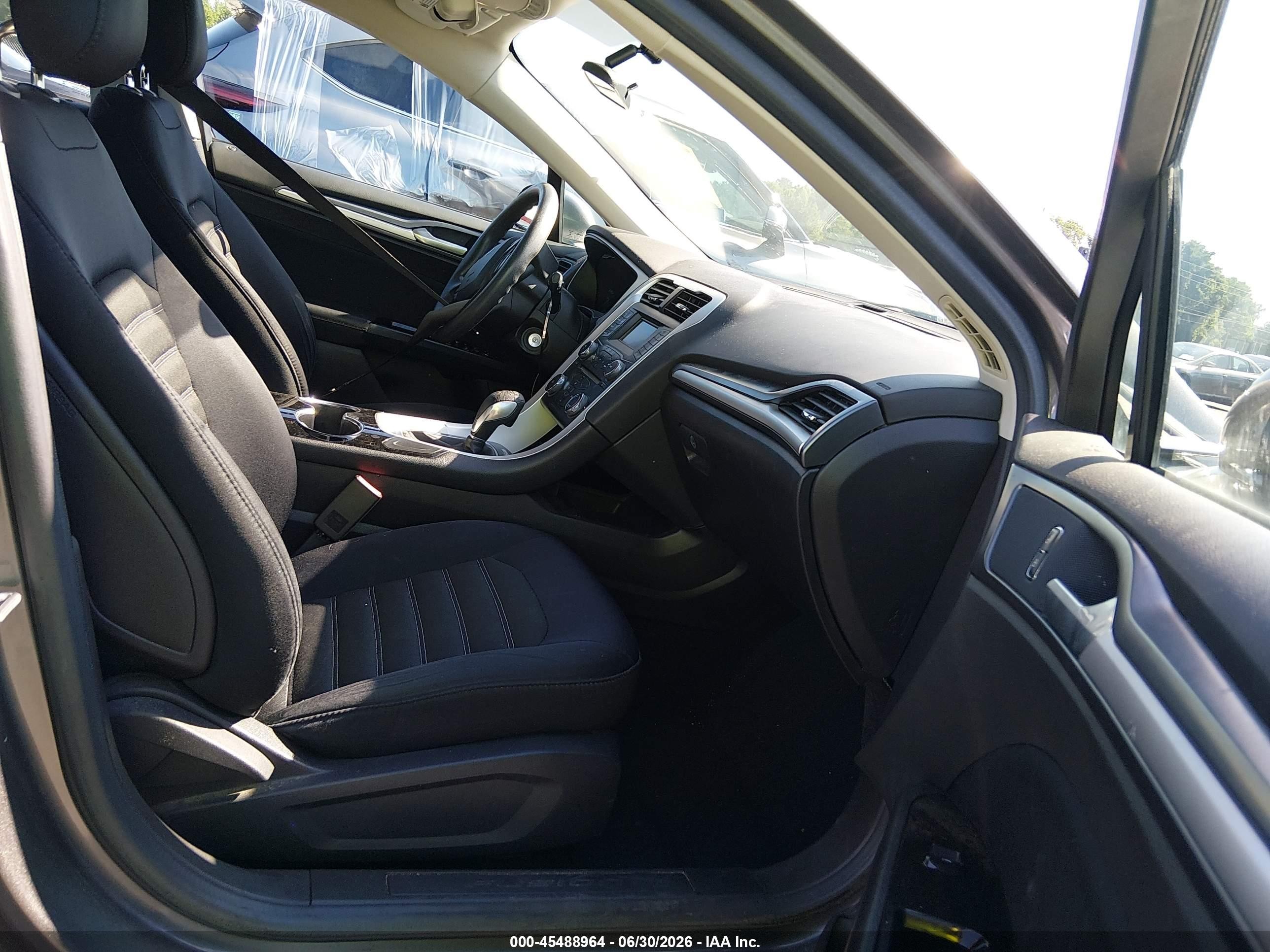 2014 Ford Fusion Se Серый vin: 3FA6P0H71ER385881