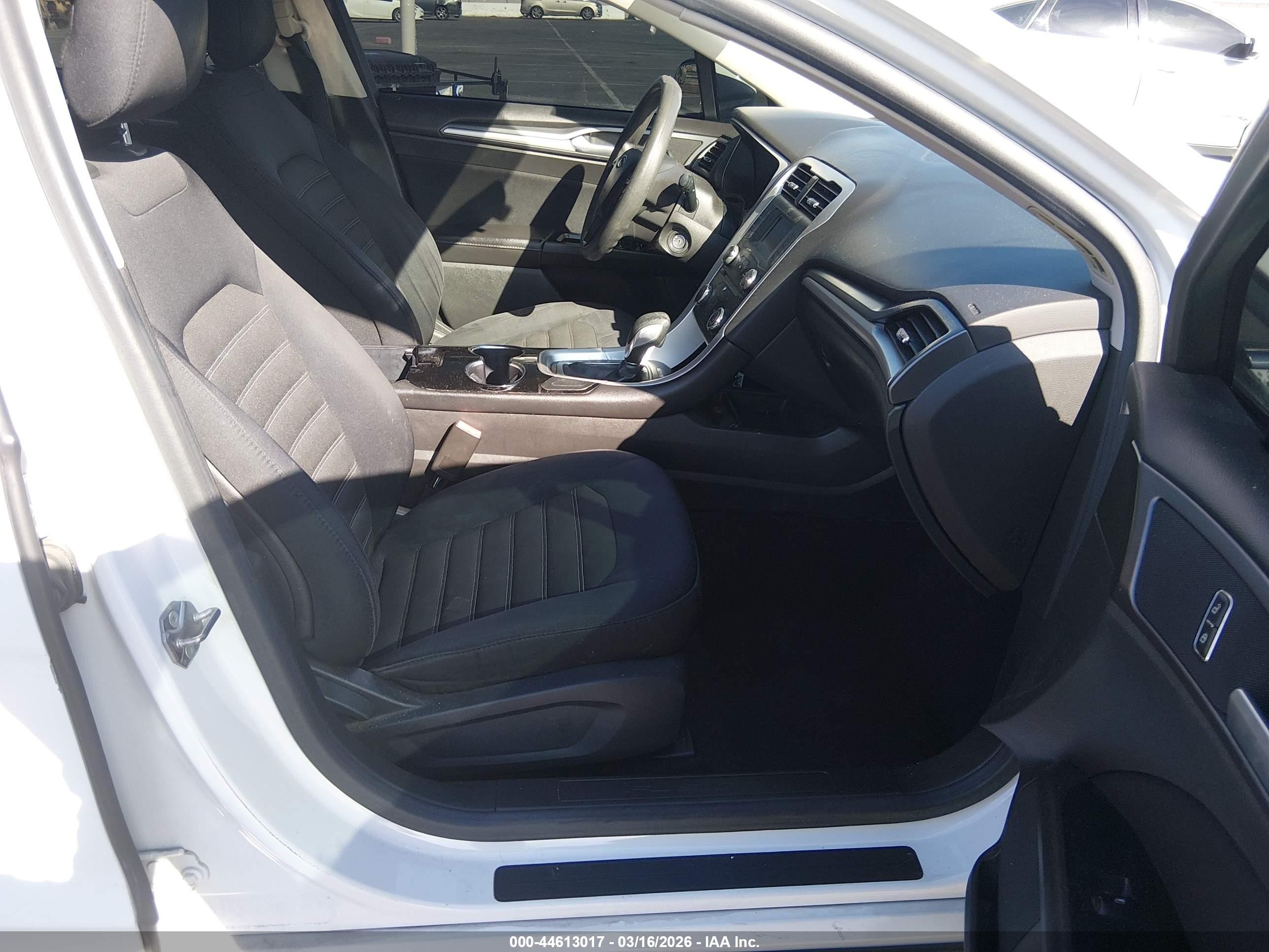 2014 Ford Fusion Se White vin: 3FA6P0H71ER394368