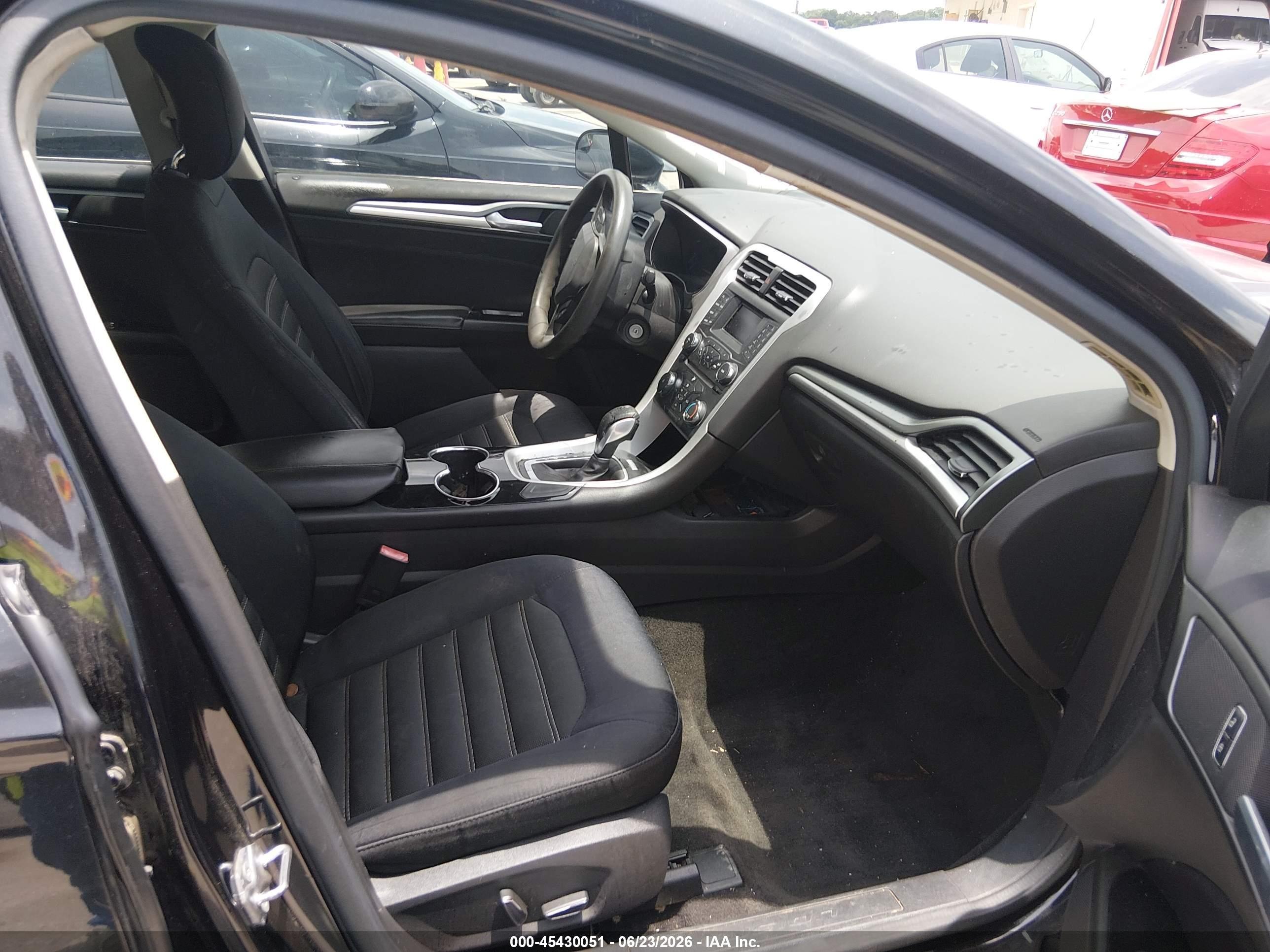 2015 Ford Fusion Se Черный vin: 3FA6P0H71FR162015