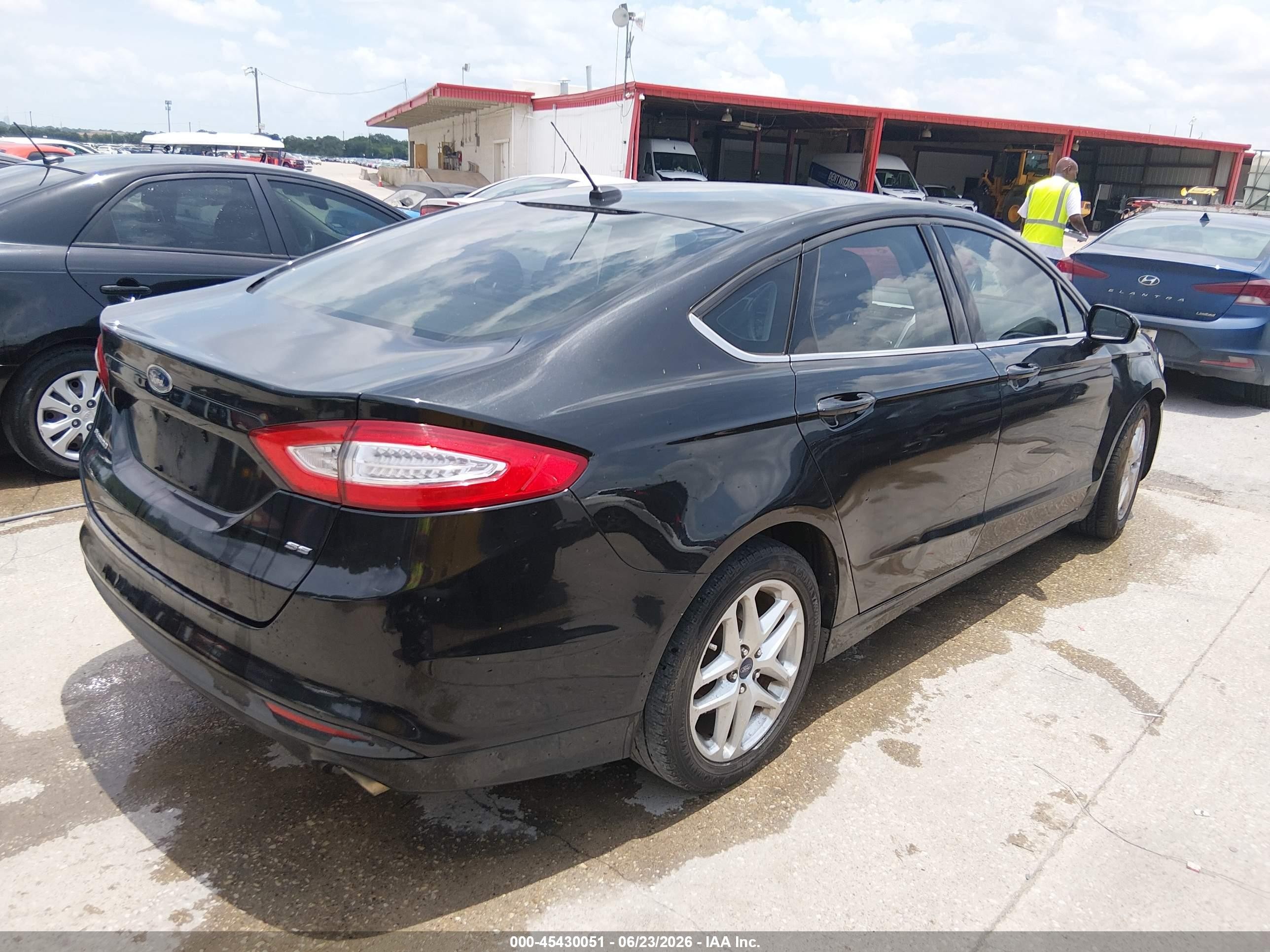 2015 Ford Fusion Se Черный vin: 3FA6P0H71FR162015