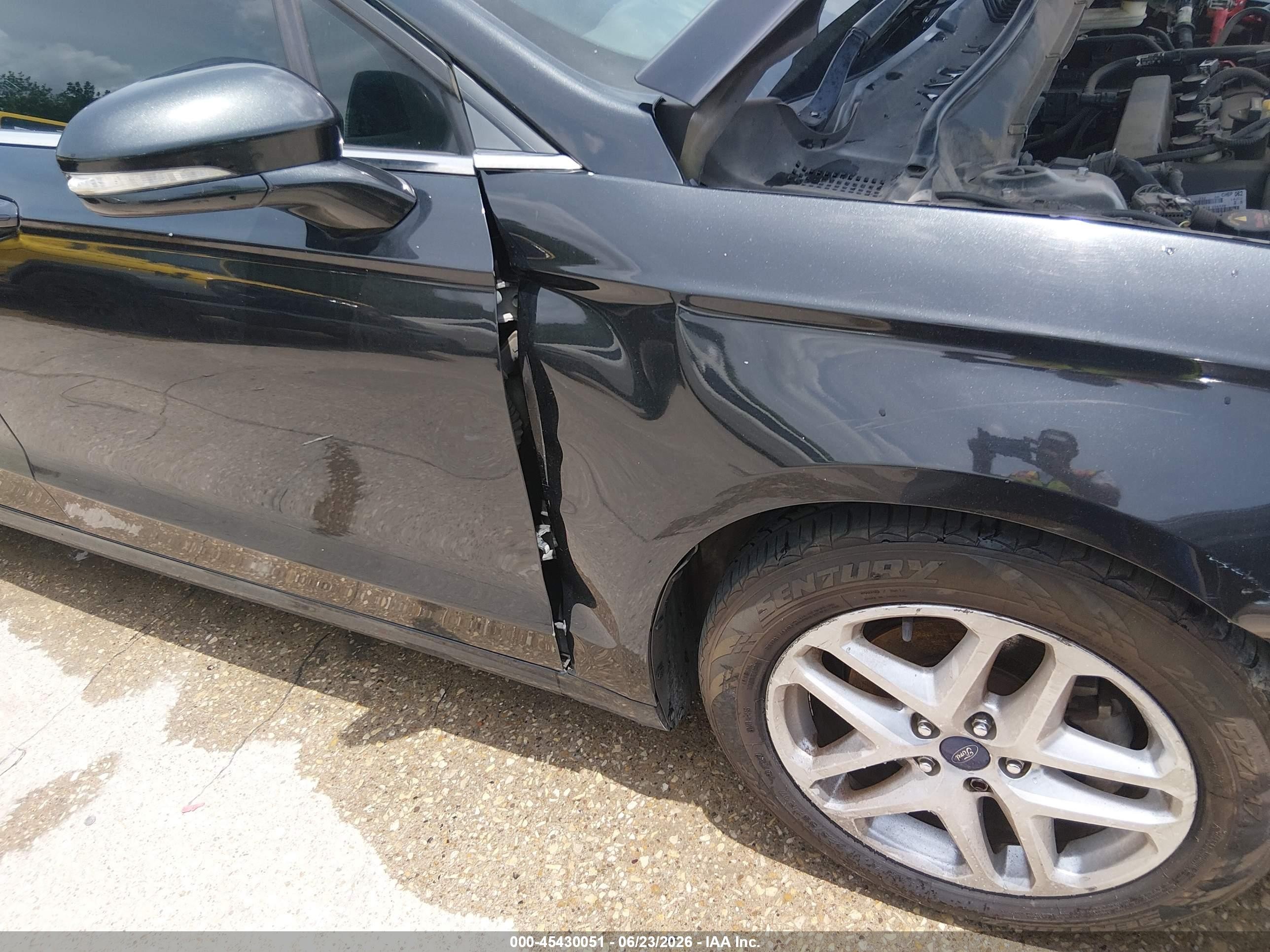 2015 Ford Fusion Se Черный vin: 3FA6P0H71FR162015