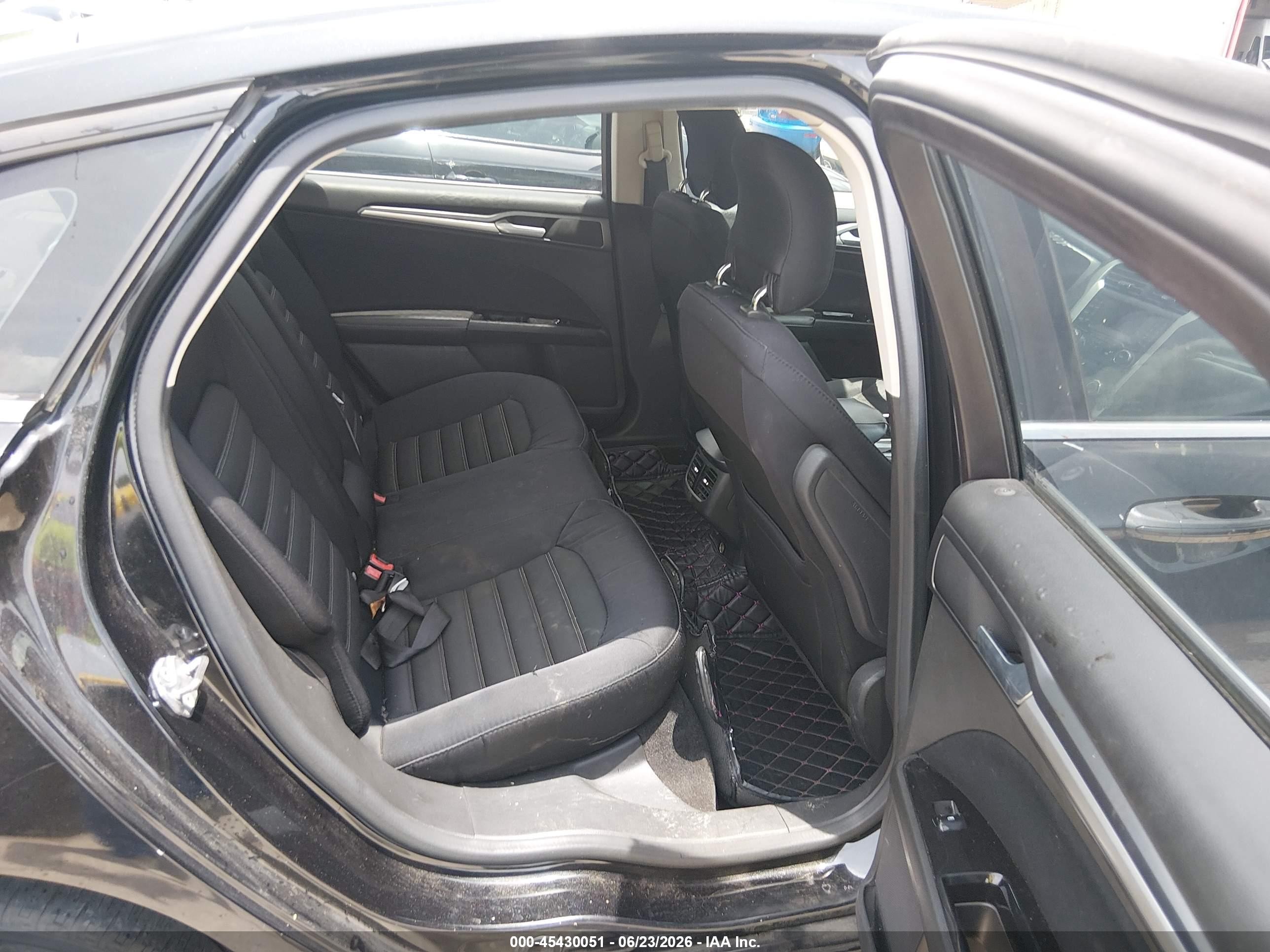 2015 Ford Fusion Se Черный vin: 3FA6P0H71FR162015