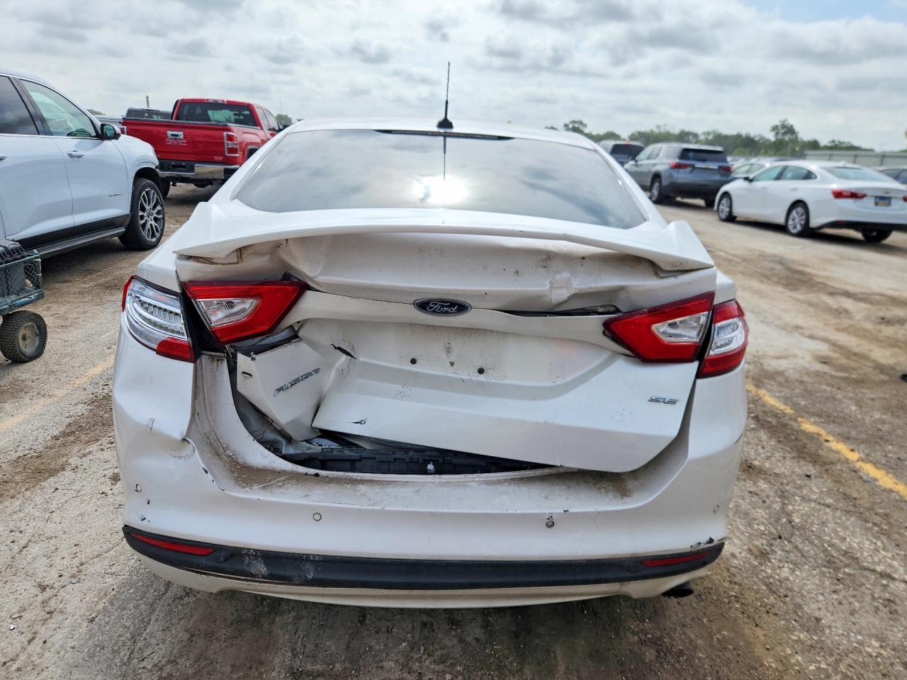 2015 Ford Fusion Se Белый vin: 3FA6P0H71FR182751