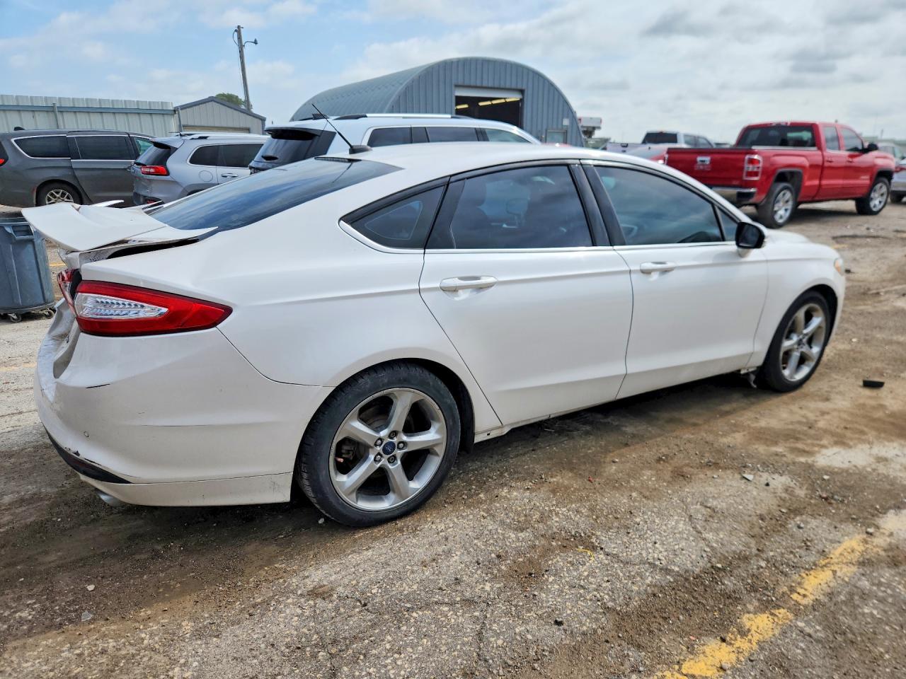 2015 Ford Fusion Se Белый vin: 3FA6P0H71FR182751
