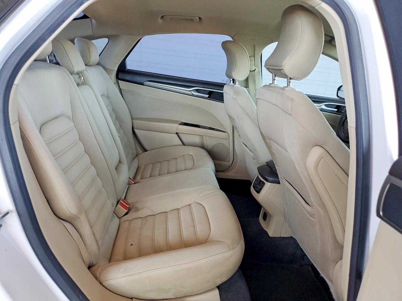 2015 Ford Fusion Se White vin: 3FA6P0H71FR234444