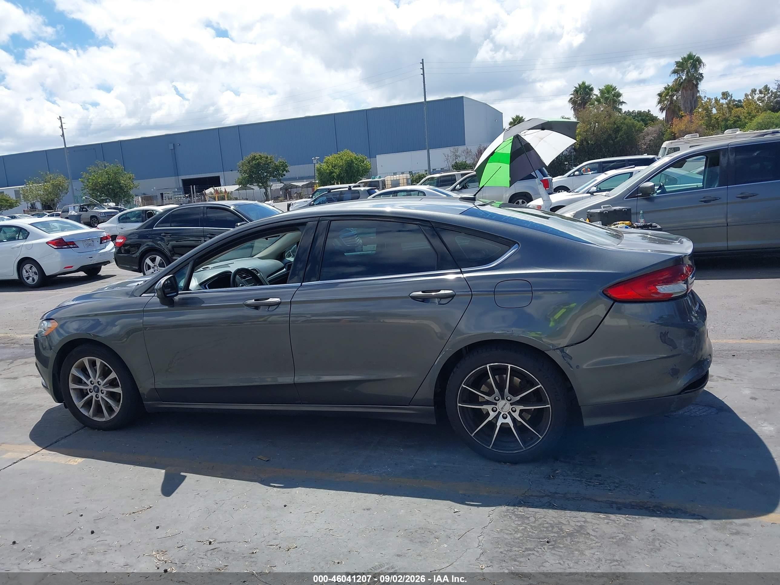2017 Ford Fusion Se Gray vin: 3FA6P0H71HR248525