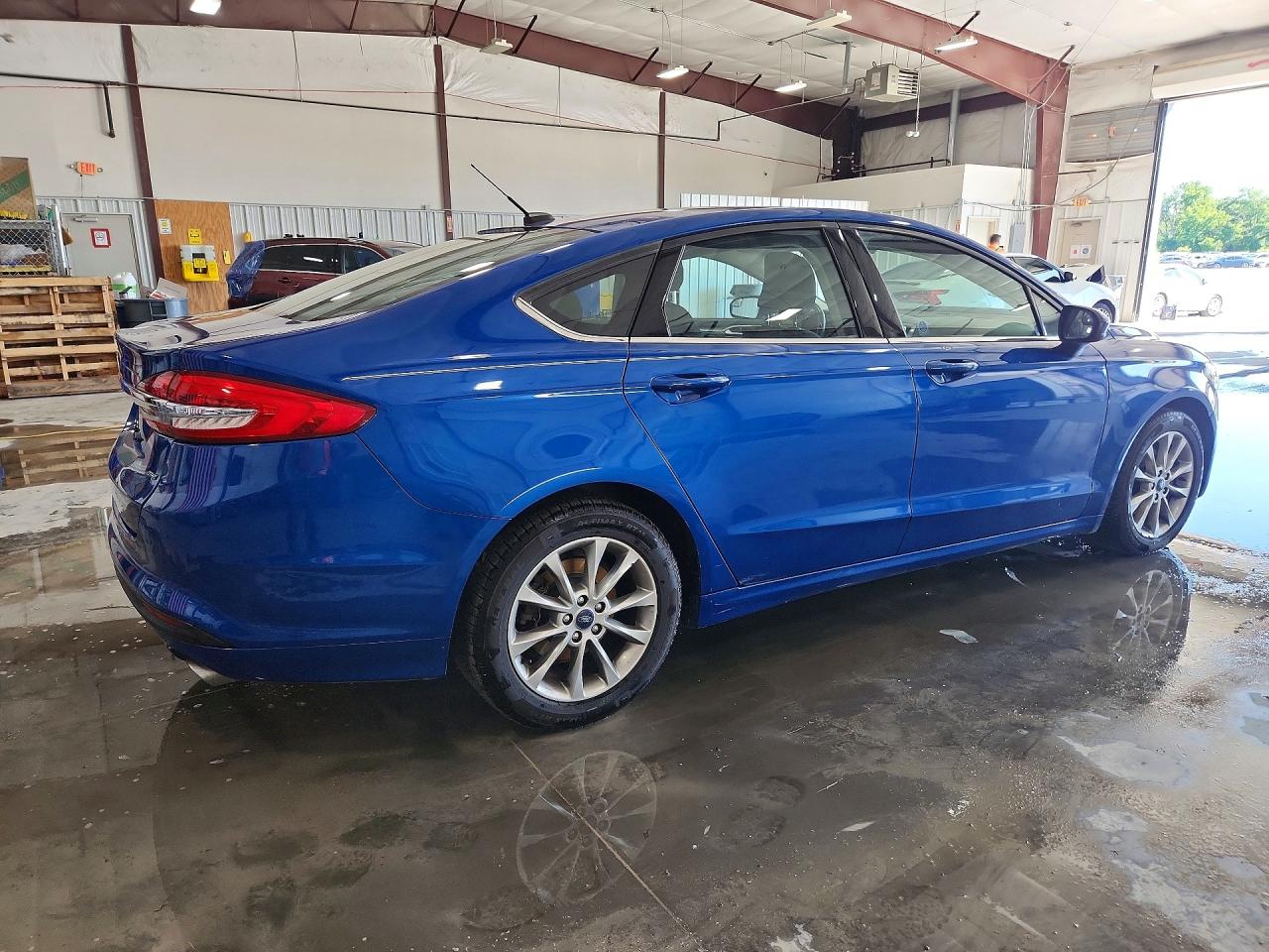 2017 Ford Fusion Se Blue vin: 3FA6P0H71HR412307