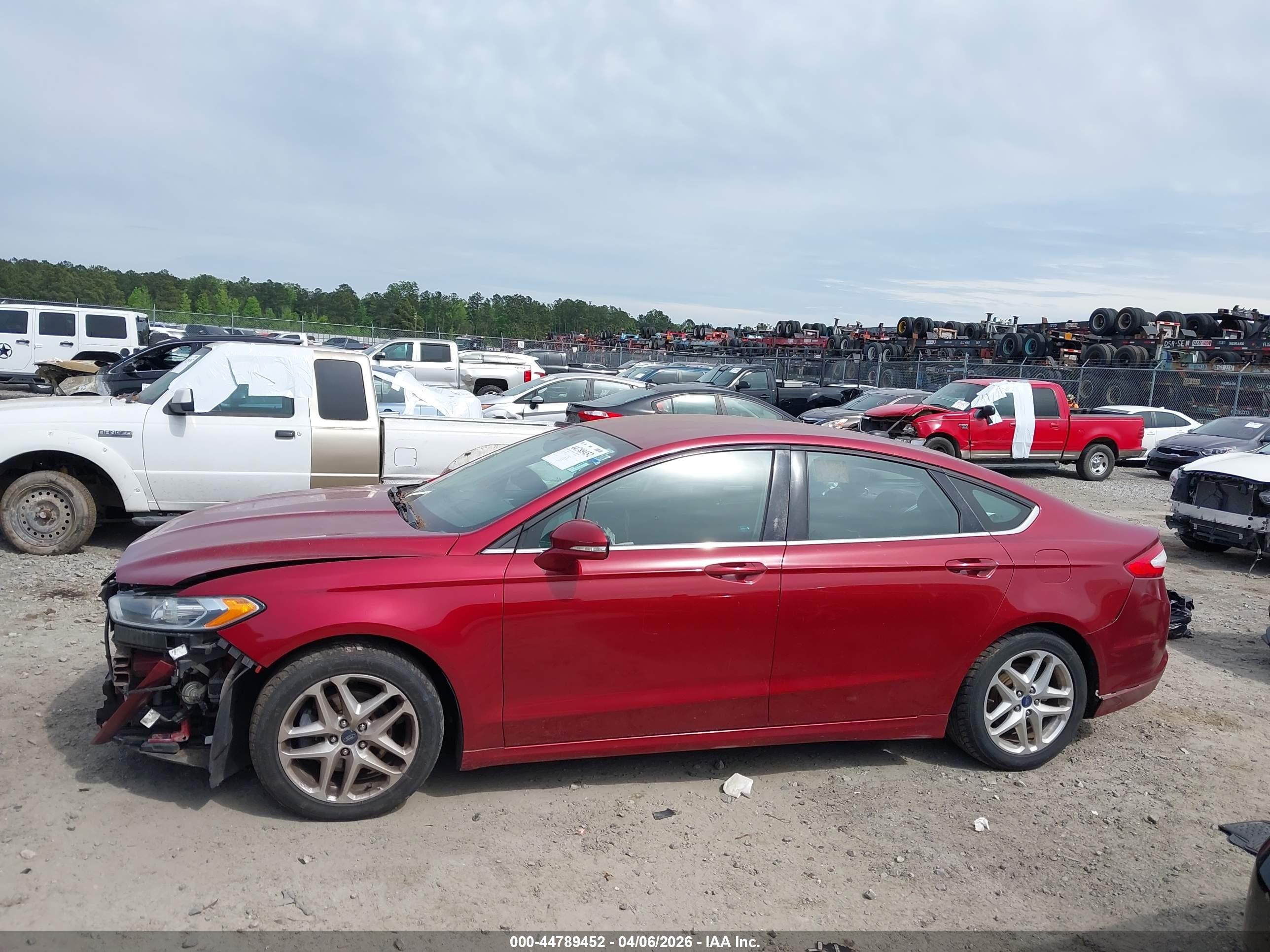2013 Ford Fusion Se Red vin: 3FA6P0H72DR237513