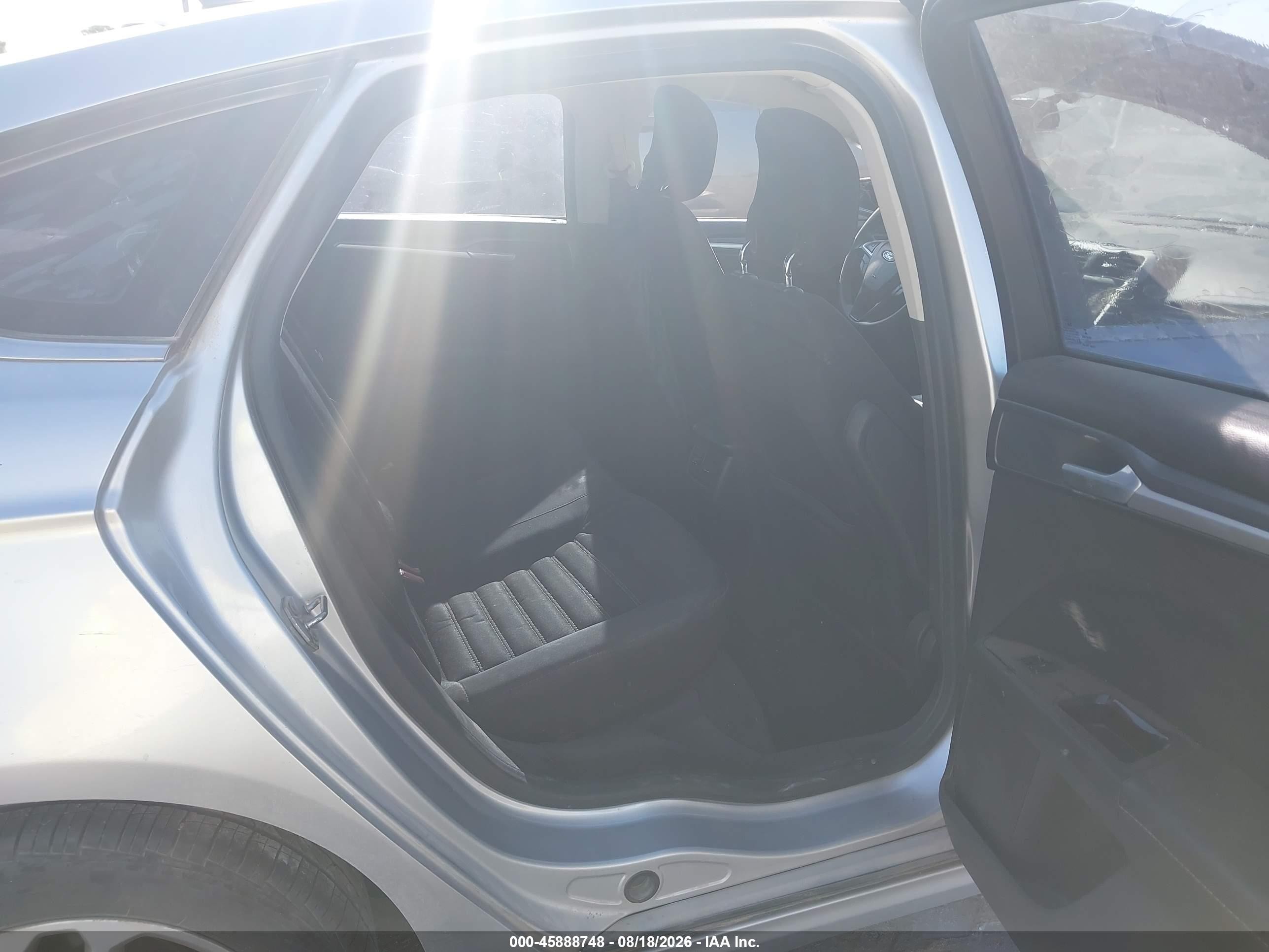 2014 Ford Fusion Se Silver vin: 3FA6P0H72ER123108