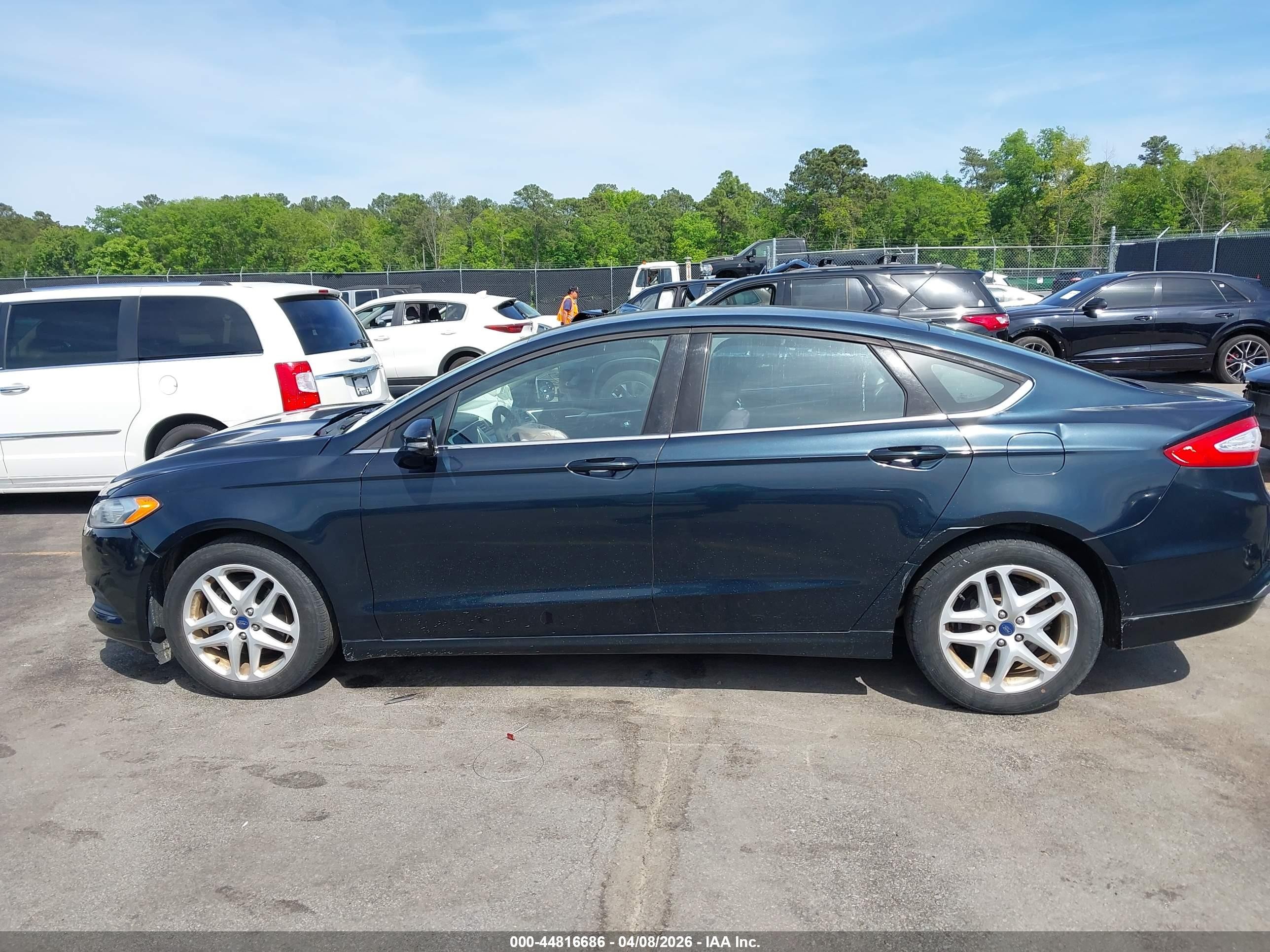 2014 Ford Fusion Se Серый vin: 3FA6P0H72ER251459