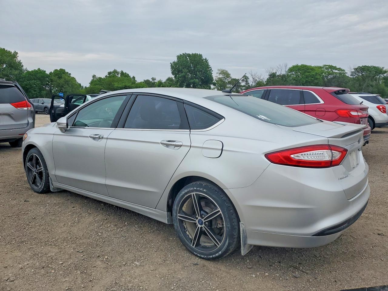 2014 Ford Fusion Se Серебряный vin: 3FA6P0H72ER333420