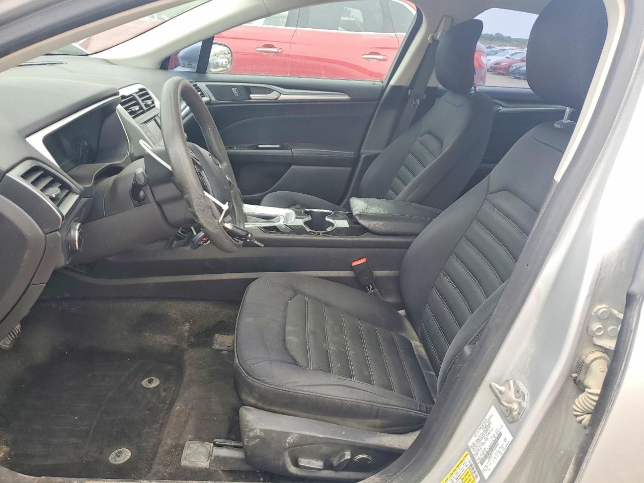 2014 Ford Fusion Se Серебряный vin: 3FA6P0H72ER333420