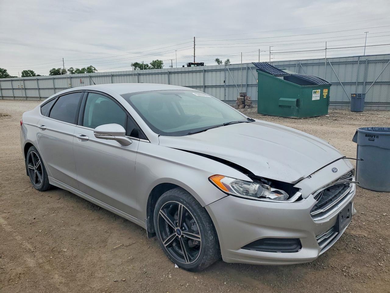 2014 Ford Fusion Se Серебряный vin: 3FA6P0H72ER333420