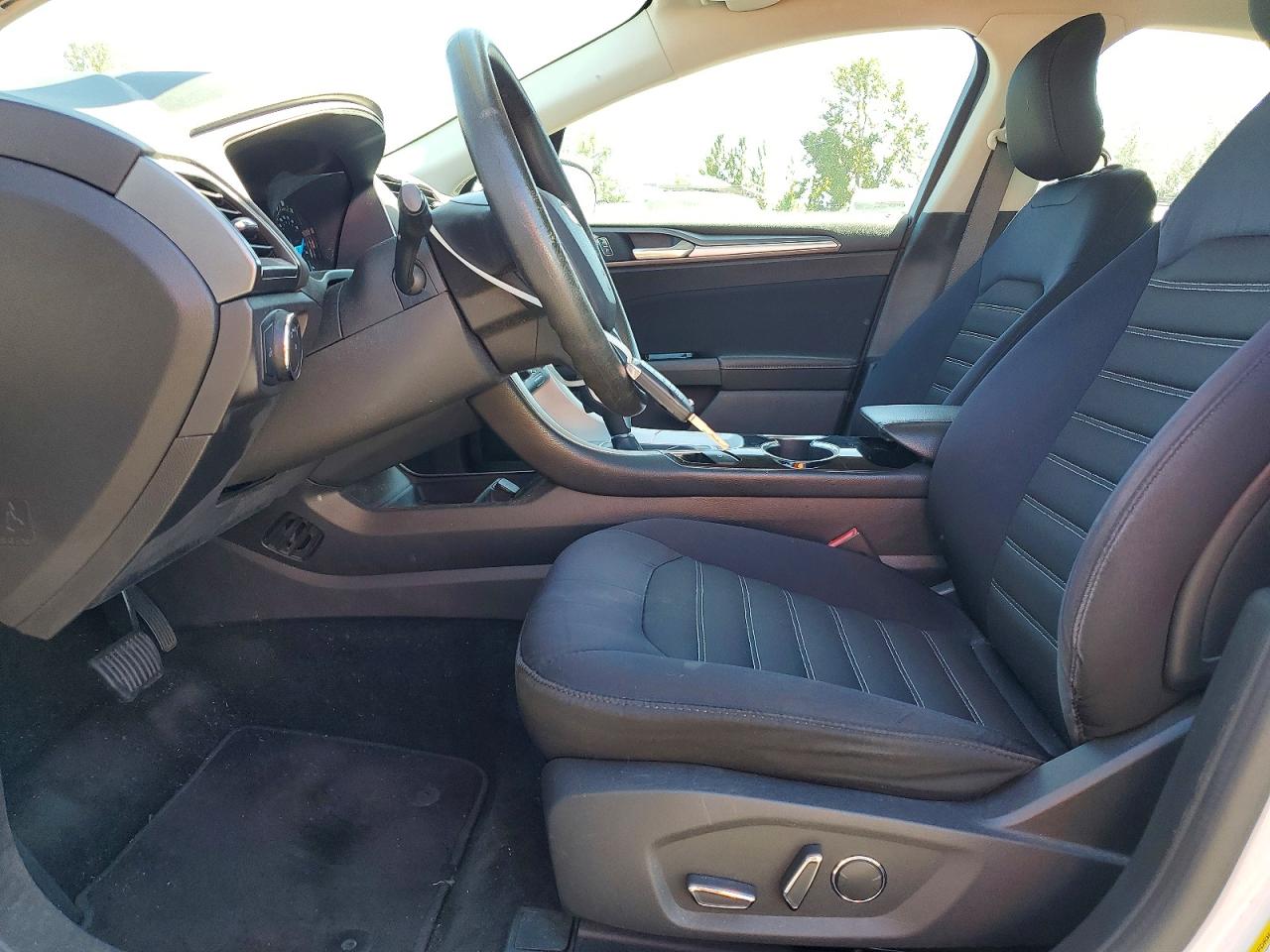 2015 Ford Fusion Se White vin: 3FA6P0H72FR131372