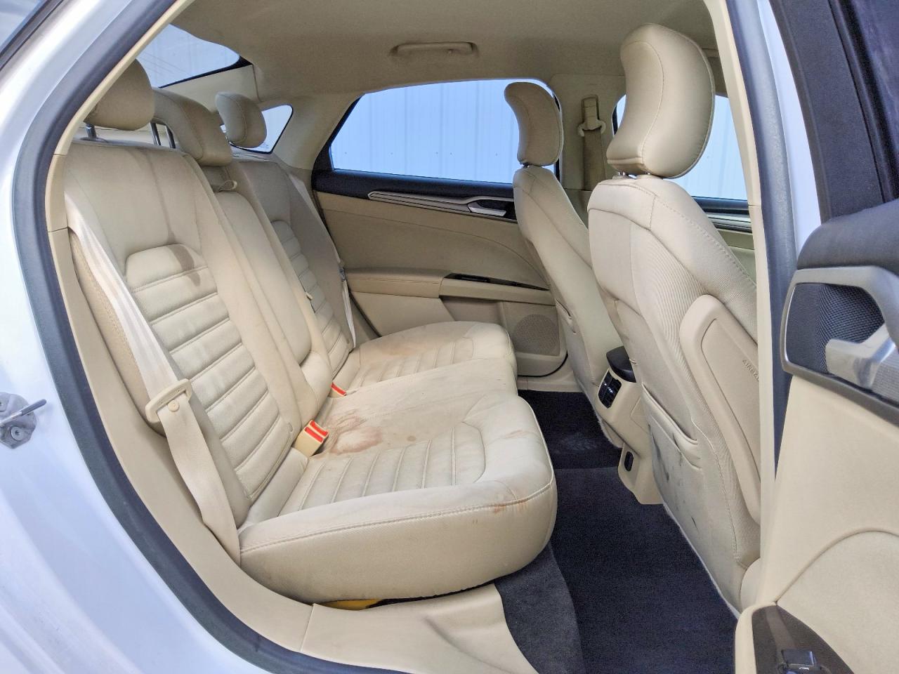 2015 Ford Fusion Se Белый vin: 3FA6P0H72FR292773