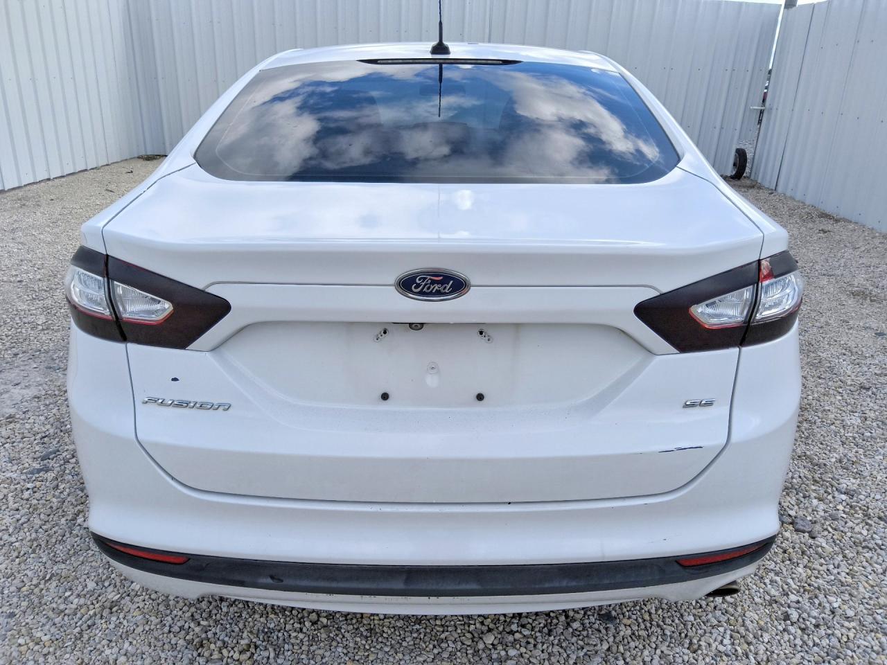 2015 Ford Fusion Se Белый vin: 3FA6P0H72FR292773