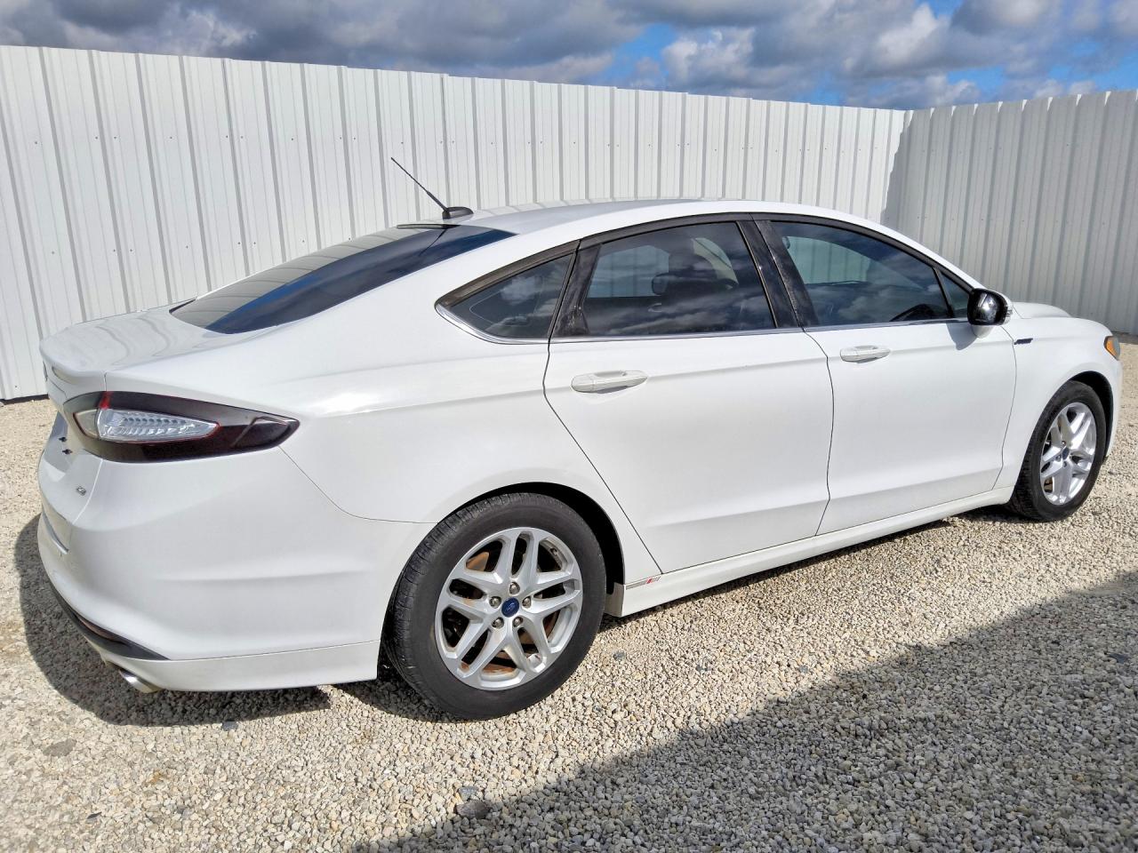 2015 Ford Fusion Se Белый vin: 3FA6P0H72FR292773