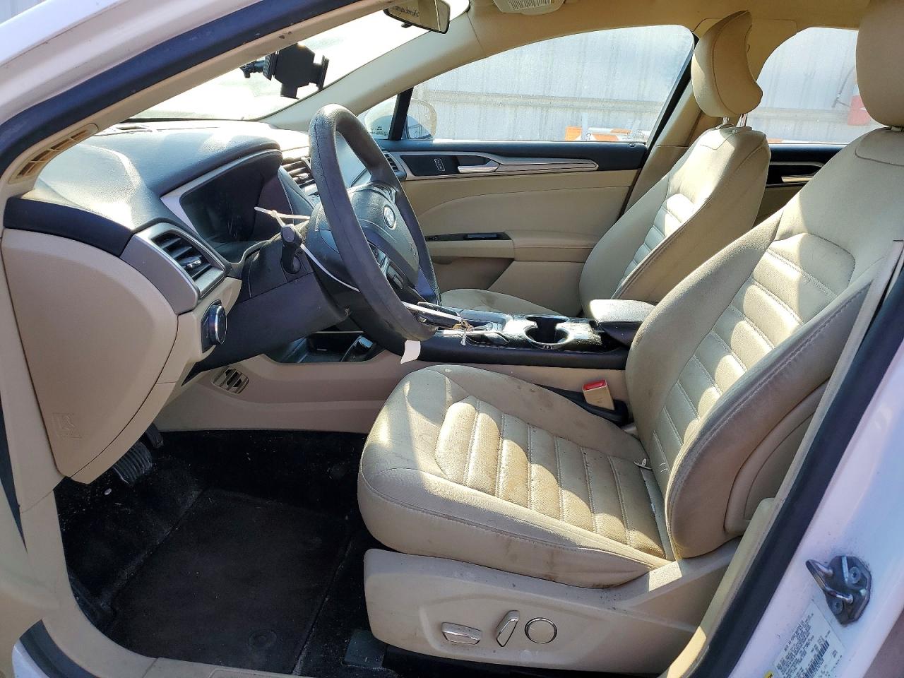 2015 Ford Fusion Se Белый vin: 3FA6P0H72FR307028
