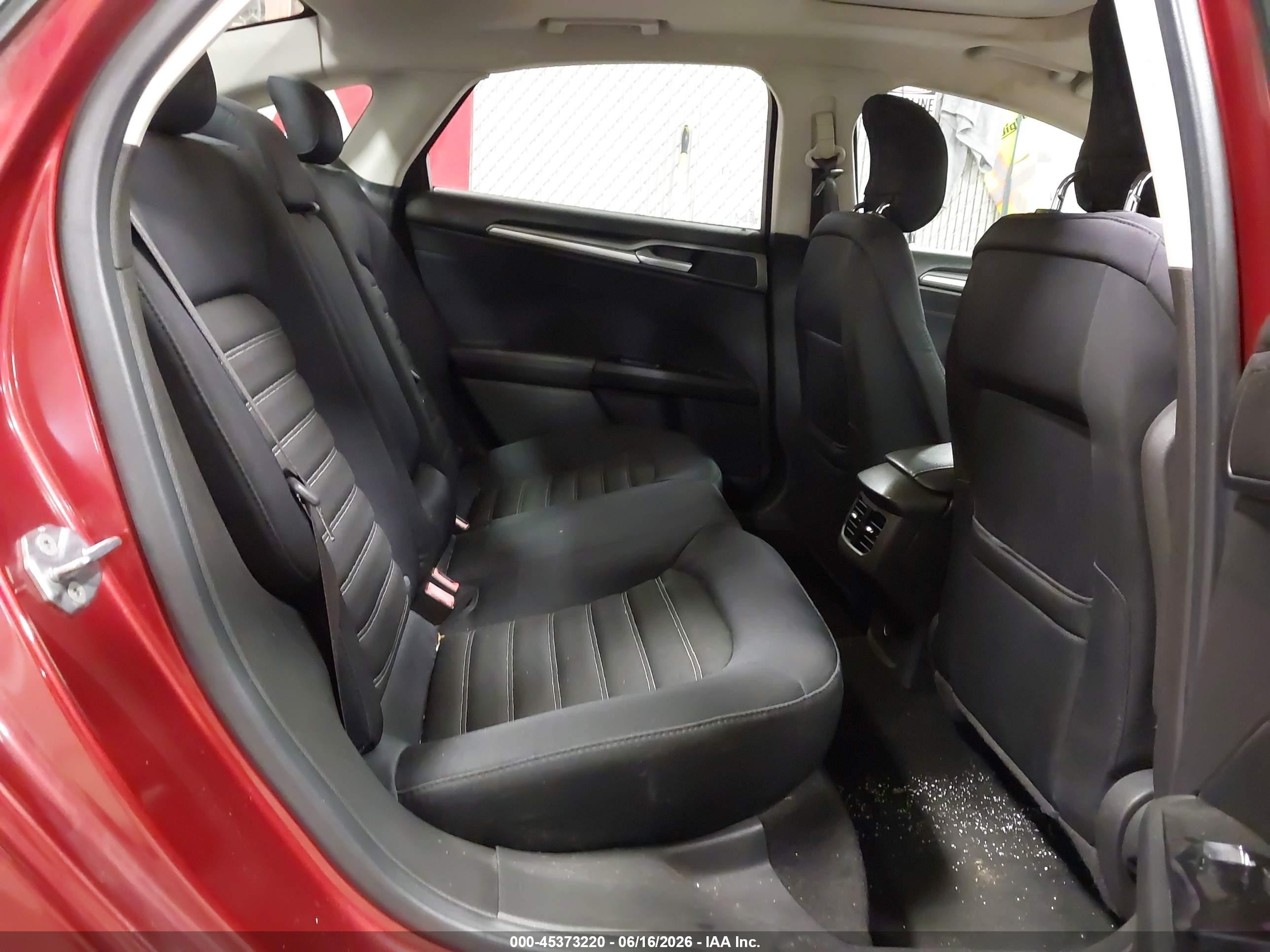 2013 Ford Fusion Se Red vin: 3FA6P0H73DR140952