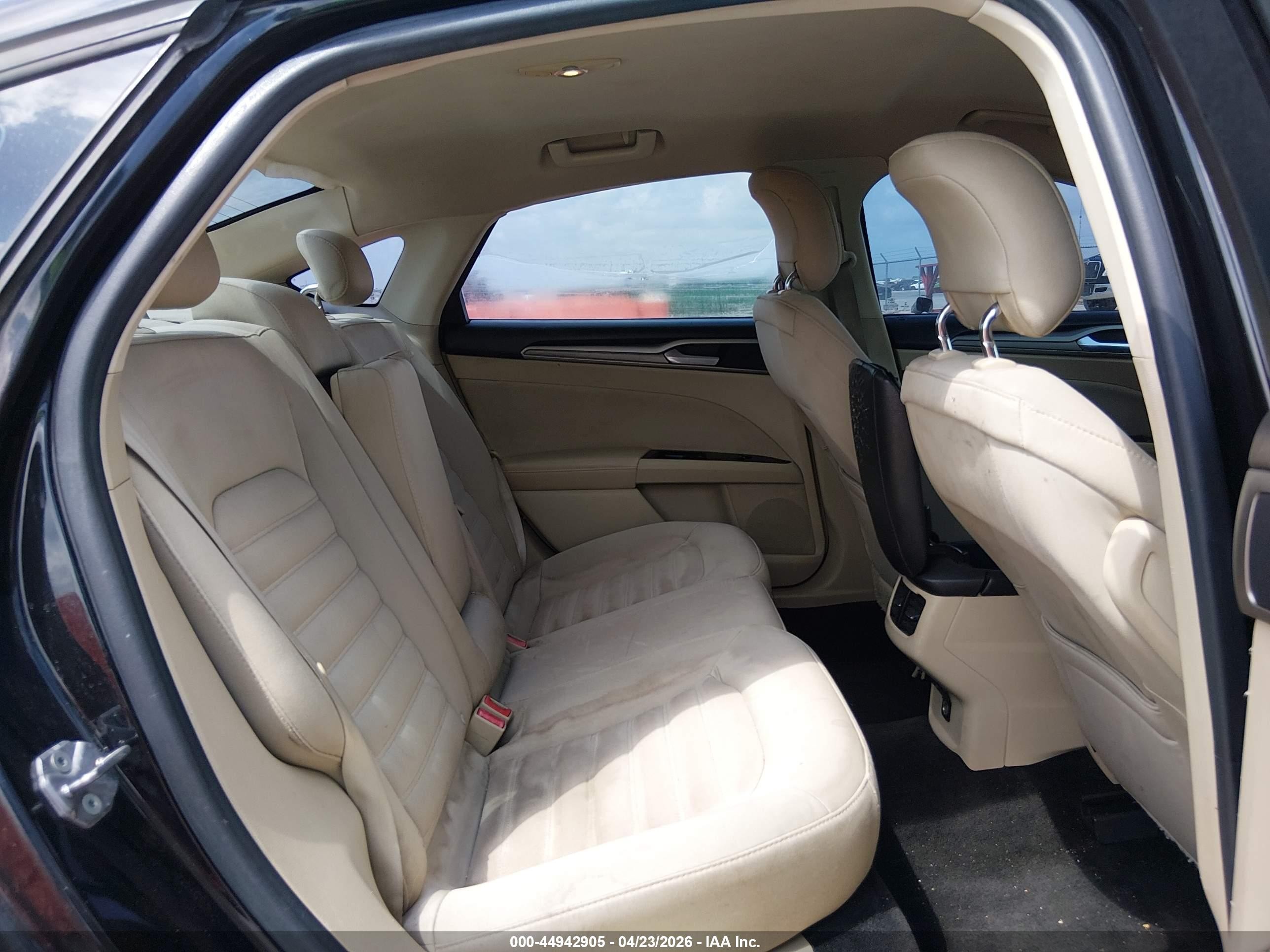 2013 Ford Fusion Se Black vin: 3FA6P0H73DR302157