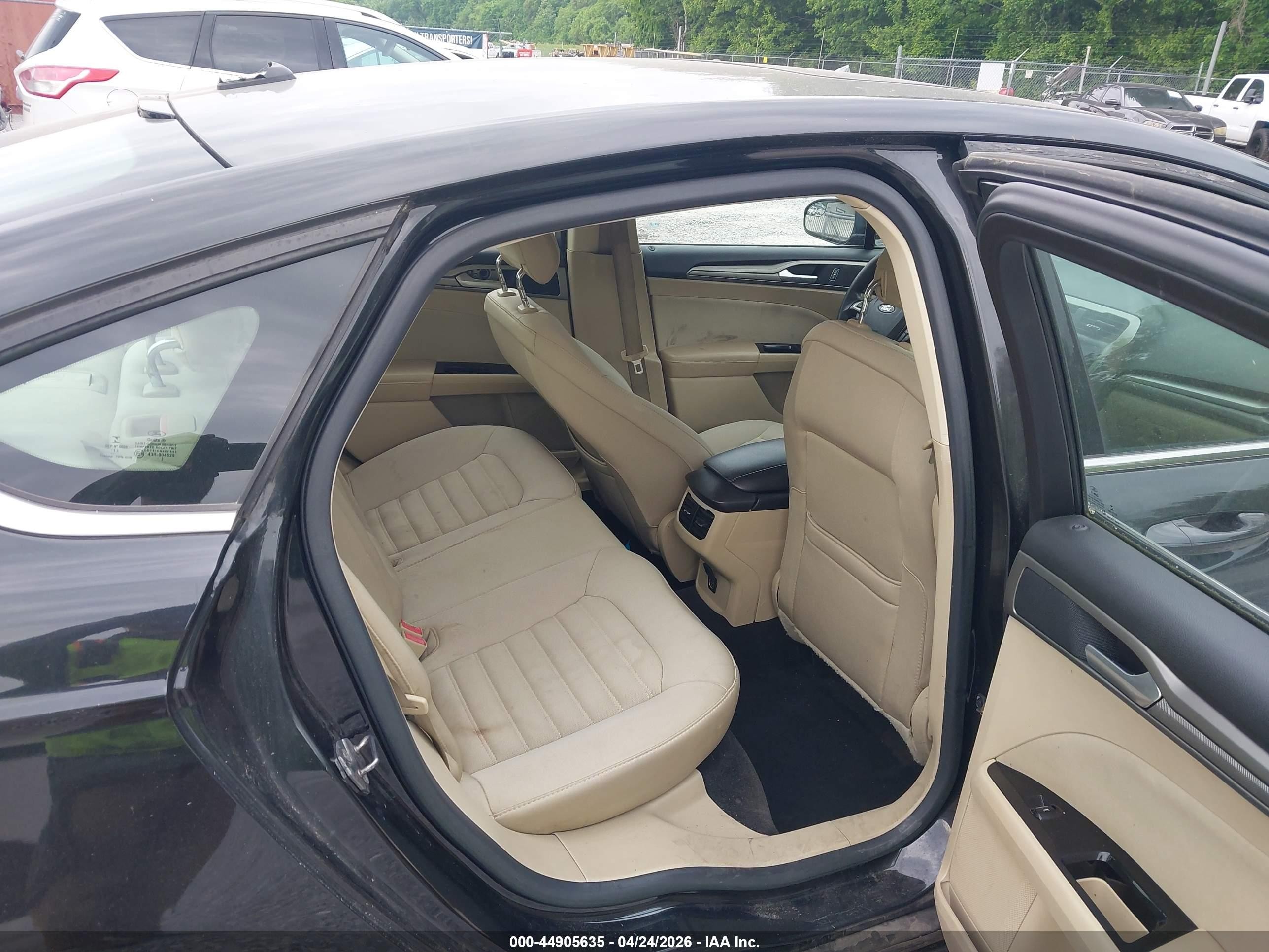 2013 Ford Fusion Se Black vin: 3FA6P0H73DR381412