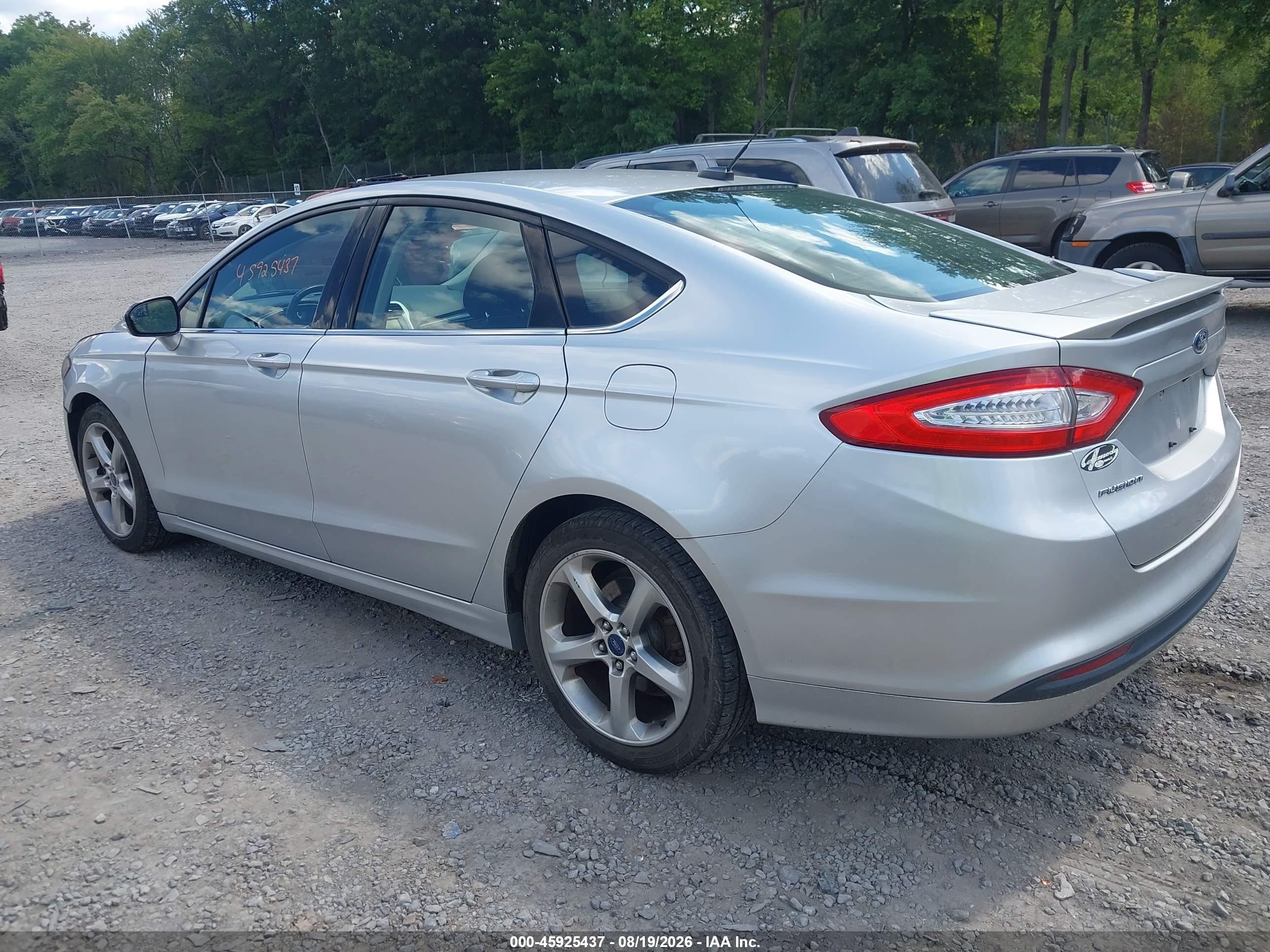 2014 Ford Fusion Se Серебряный vin: 3FA6P0H73ER145716