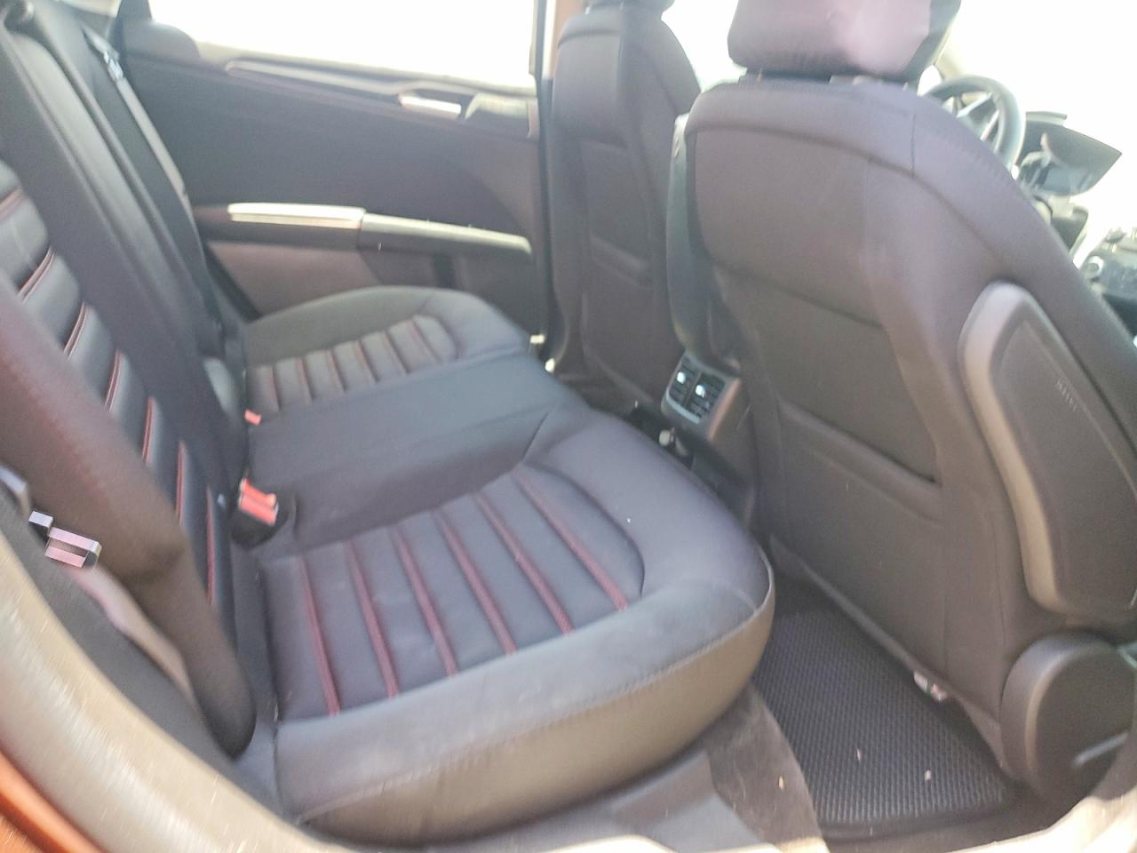 2015 Ford Fusion Se Burgundy vin: 3FA6P0H73FR176126