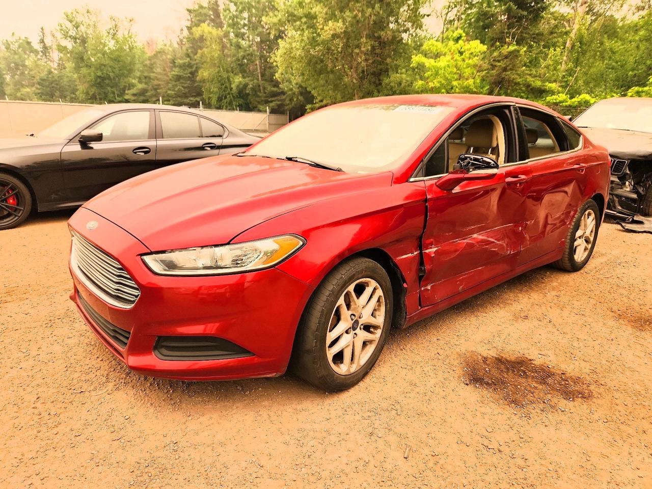 2015 Ford Fusion Se Красный vin: 3FA6P0H73FR187207