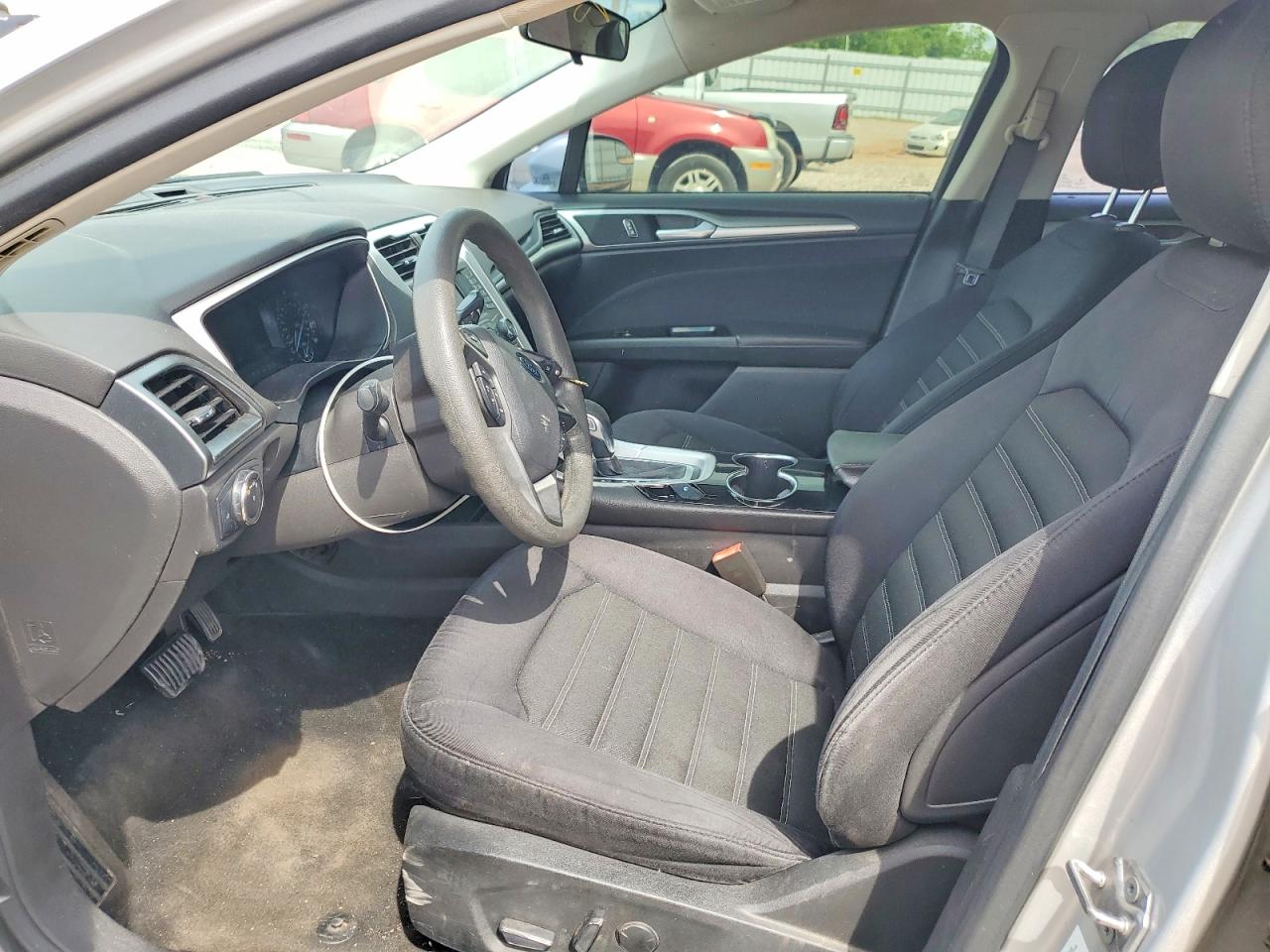 2015 Ford Fusion Se Серебряный vin: 3FA6P0H73FR192696