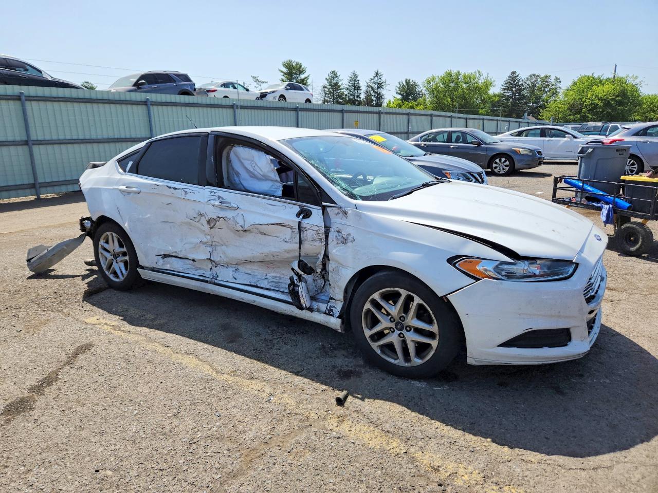 2015 Ford Fusion Белый vin: 3FA6P0H73FR210713