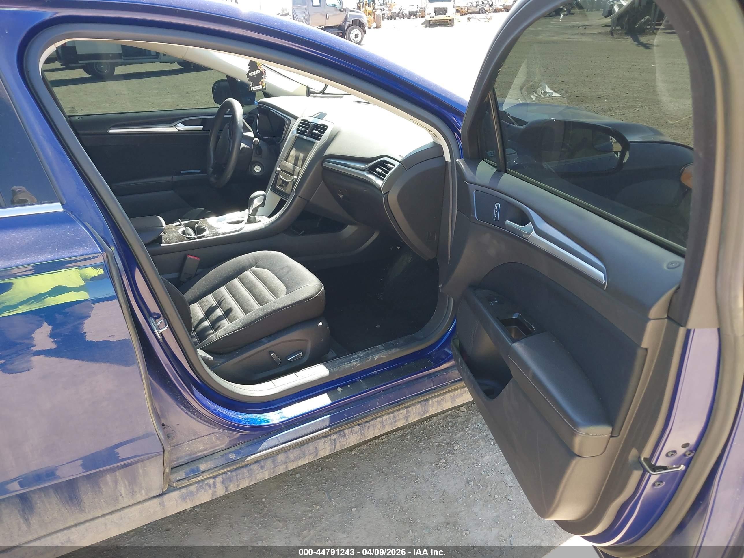 2015 Ford Fusion Se Blue vin: 3FA6P0H73FR212770