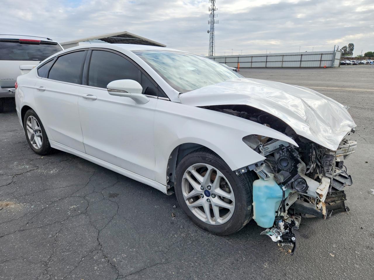 2016 Ford Fusion Se Белый vin: 3FA6P0H73GR343523