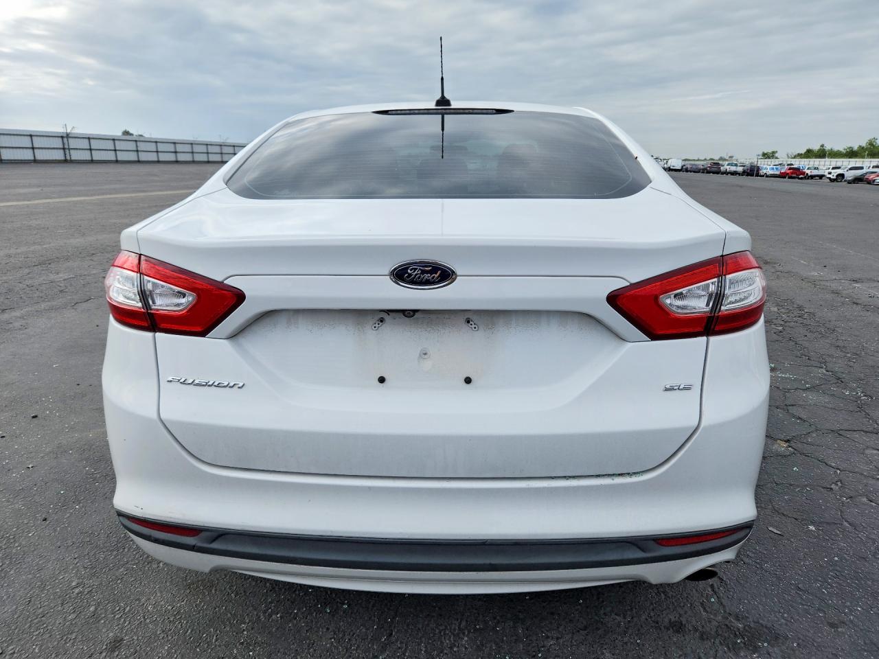 2016 Ford Fusion Se Белый vin: 3FA6P0H73GR343523