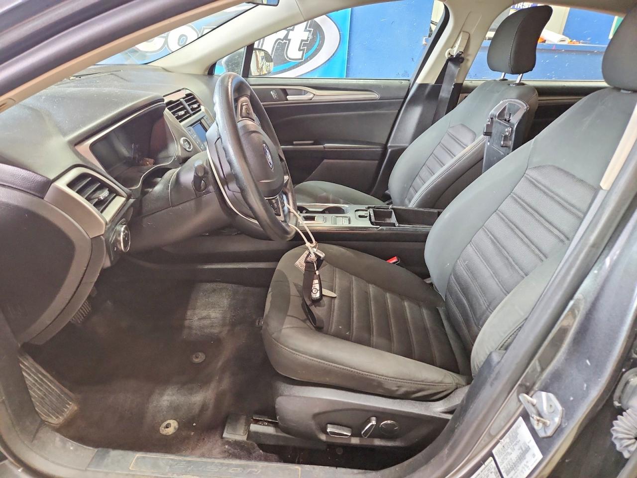 2017 Ford Fusion Se Gray vin: 3FA6P0H73HR359402