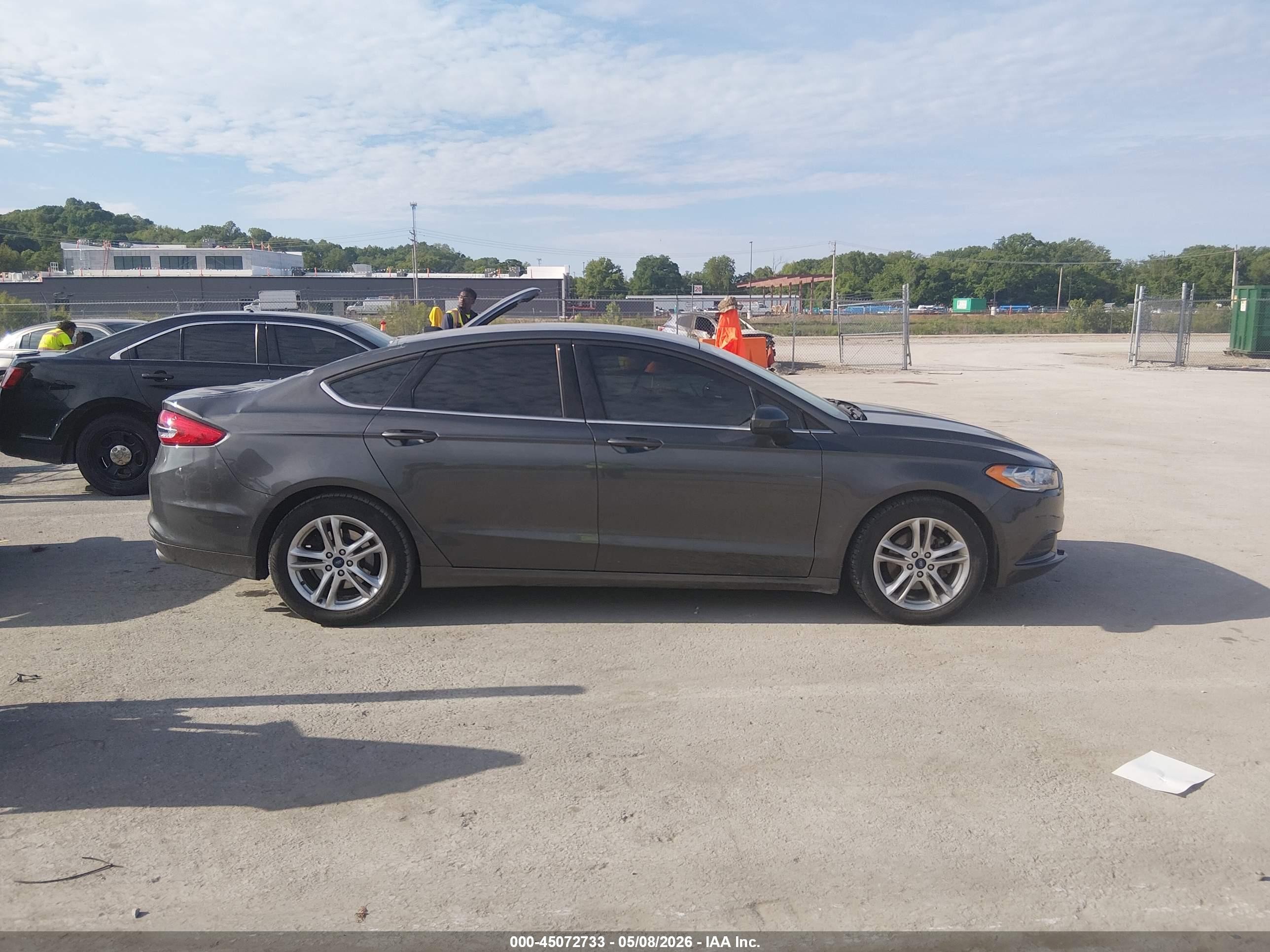 2018 Ford Fusion Se Black vin: 3FA6P0H73JR180170
