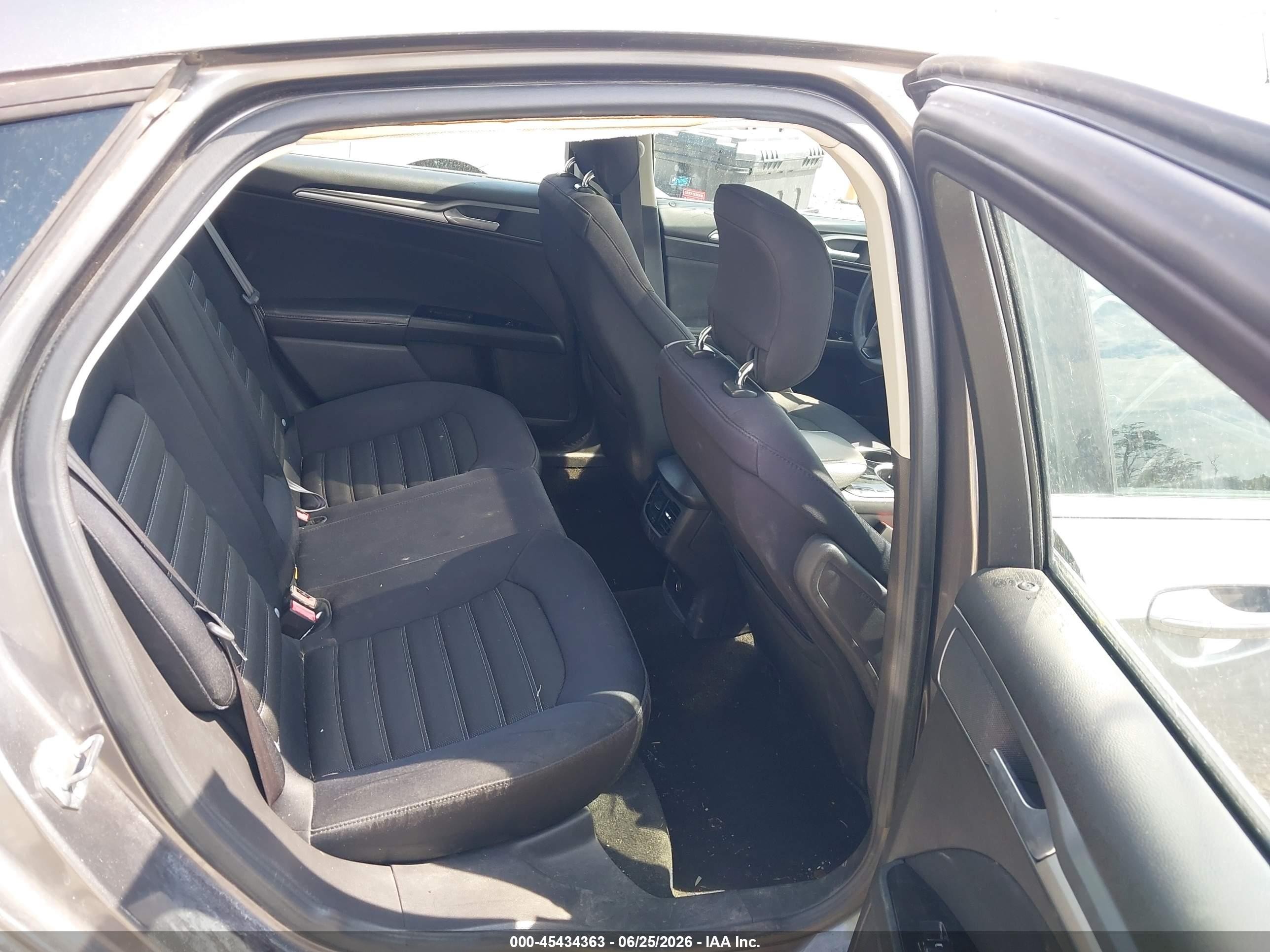 2013 Ford Fusion Se Gray vin: 3FA6P0H74DR123772