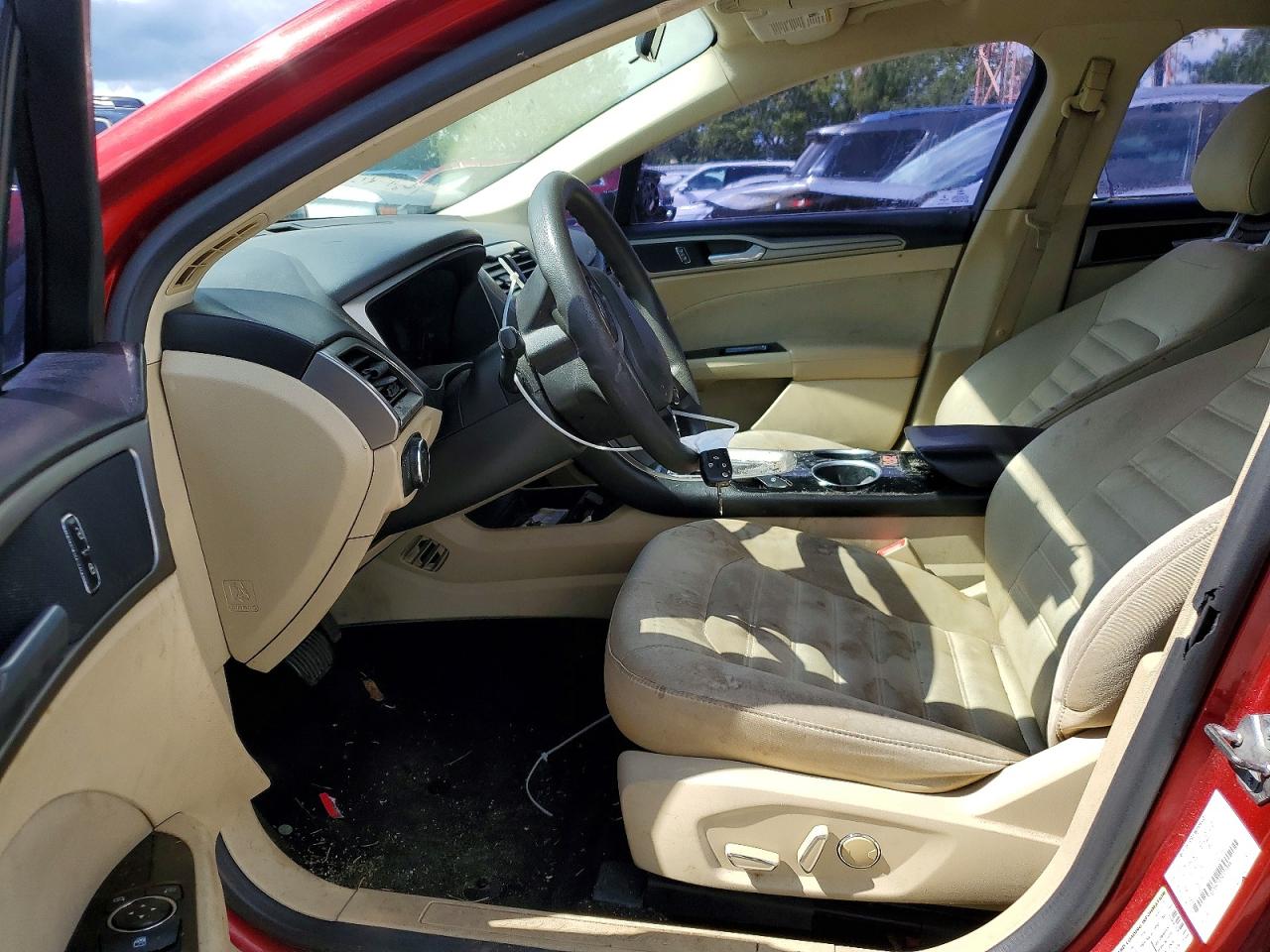 2013 Ford Fusion Red vin: 3FA6P0H74DR331084