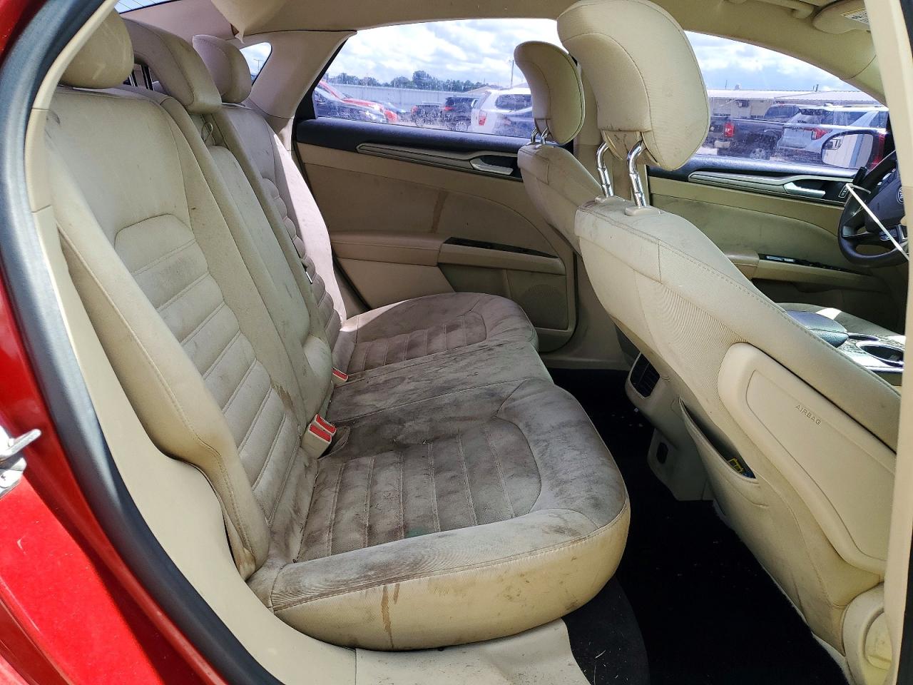 2013 Ford Fusion Red vin: 3FA6P0H74DR331084