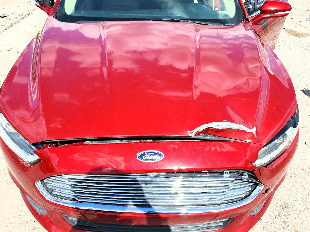 2013 Ford Fusion Red vin: 3FA6P0H74DR331084