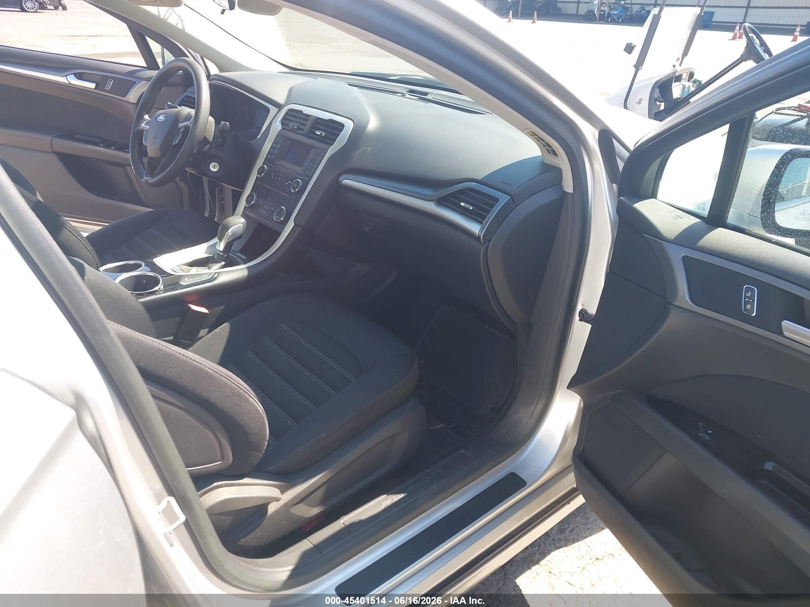 2014 Ford Fusion Se Silver vin: 3FA6P0H74ER143702