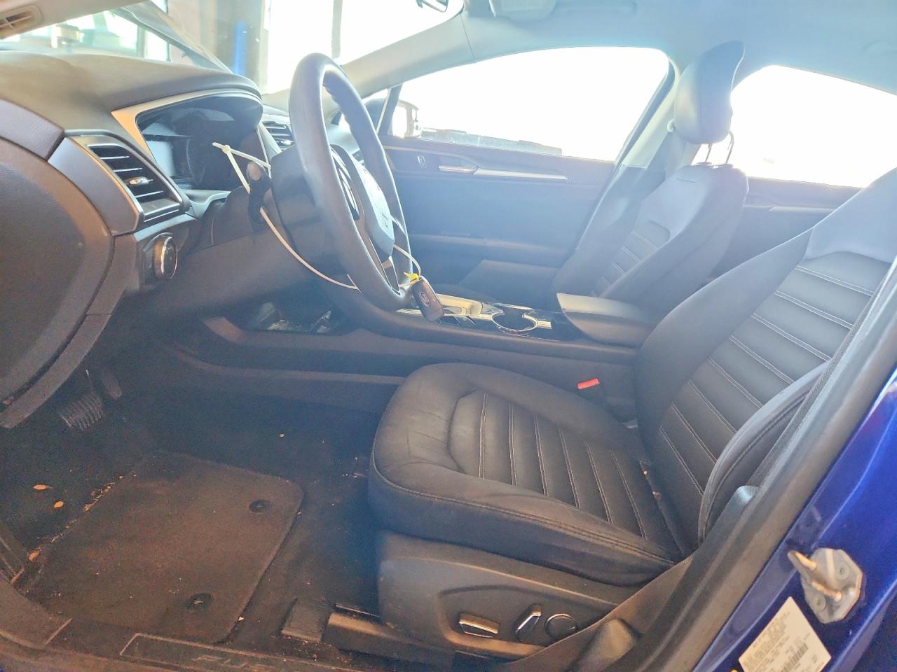 2014 Ford Fusion Se Синий vin: 3FA6P0H74ER170446