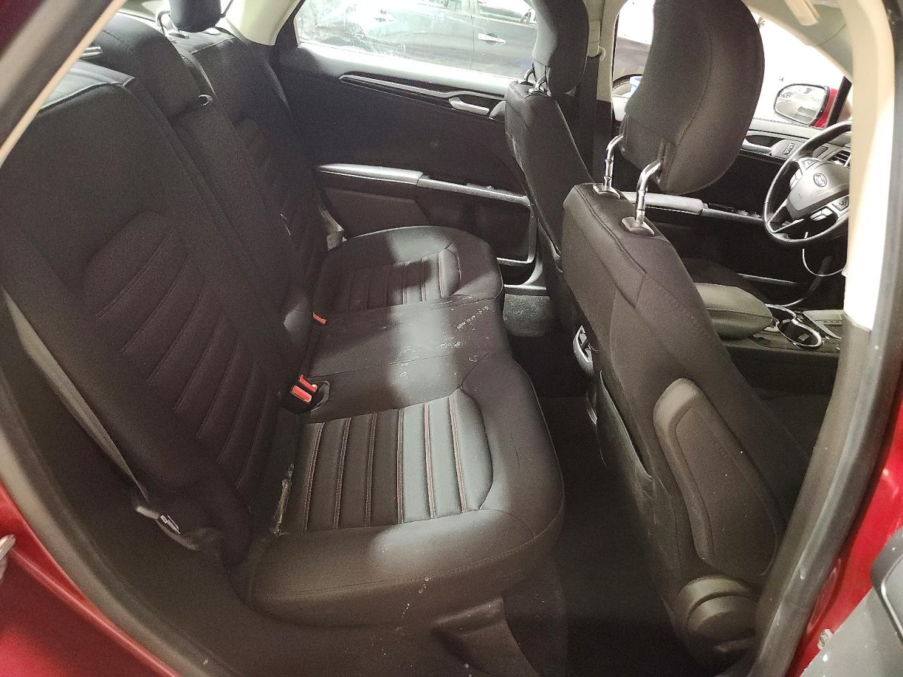 2014 Ford Fusion Se Red vin: 3FA6P0H74ER385311