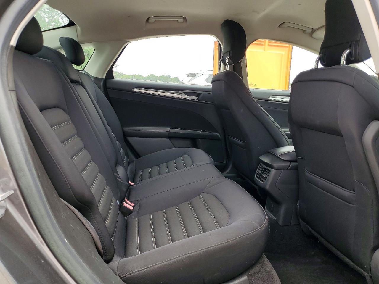 2014 Ford Fusion Se Серый vin: 3FA6P0H74ER390380